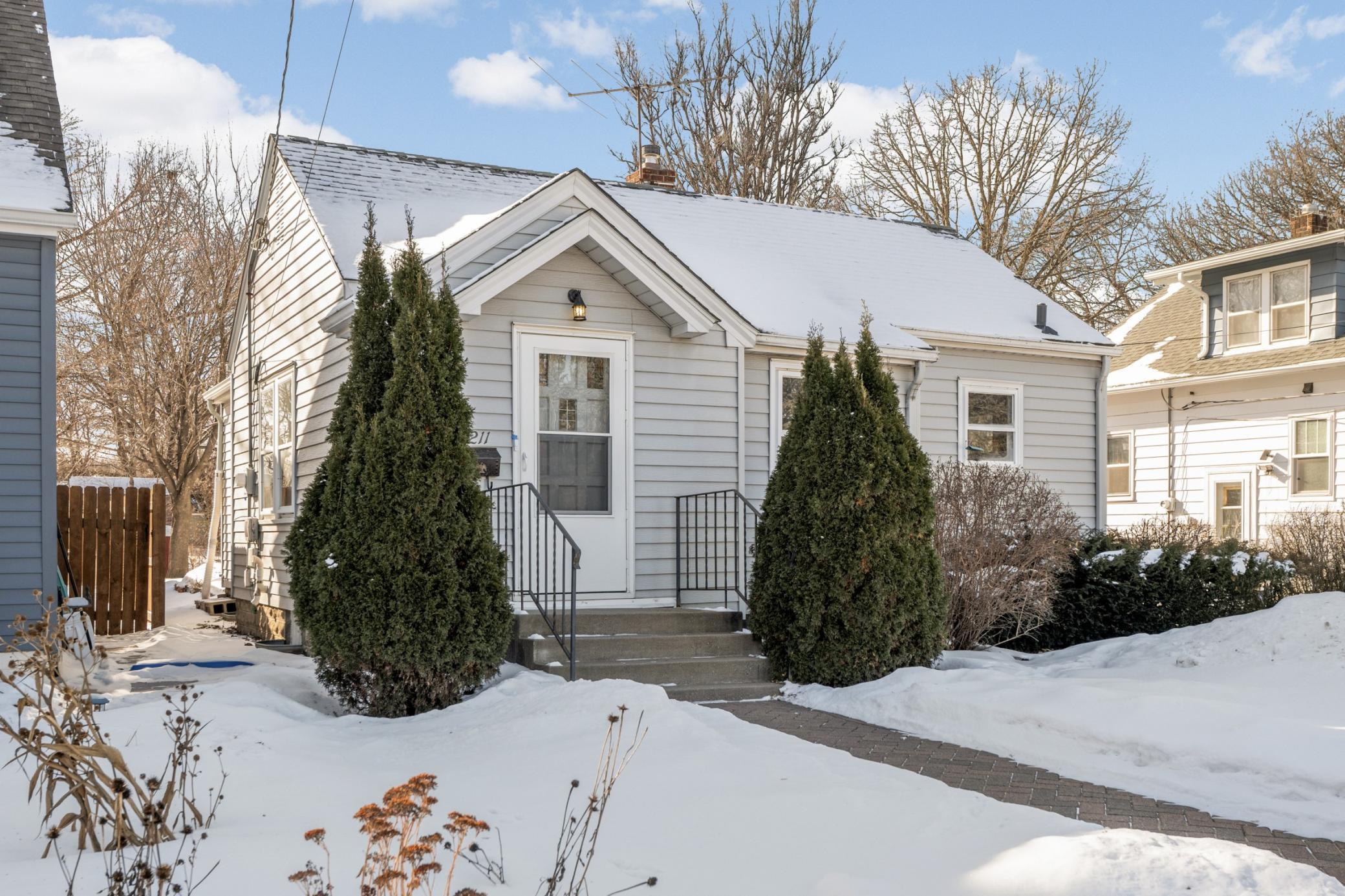 Homes for sale in South Saint Paul, MN | 1211 Dwane St, South Saint Paul, MN 55075 | MLS# 7011445