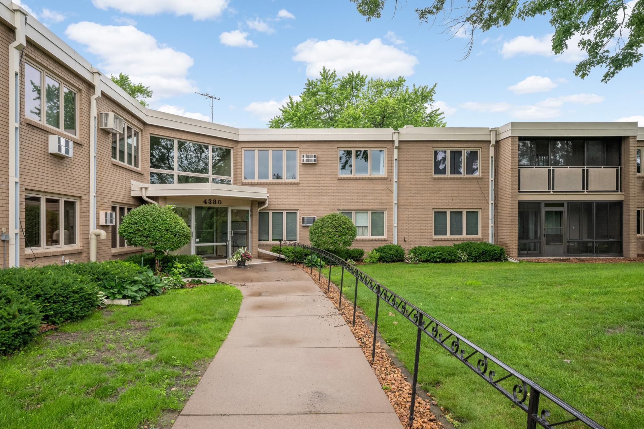 Homes for sale in Edina, MN | 4380 Brookside Ct #118, Edina, MN 55436 | MLS# 7011569