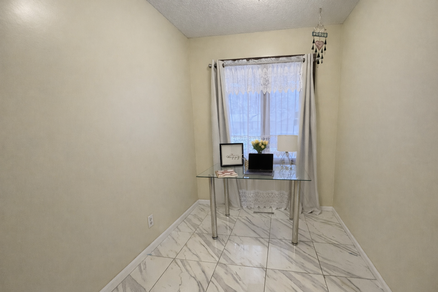 Homes for sale in Maplewood, MN | 2002 Arkwright St, Maplewood, MN 55117 | MLS# 7011618