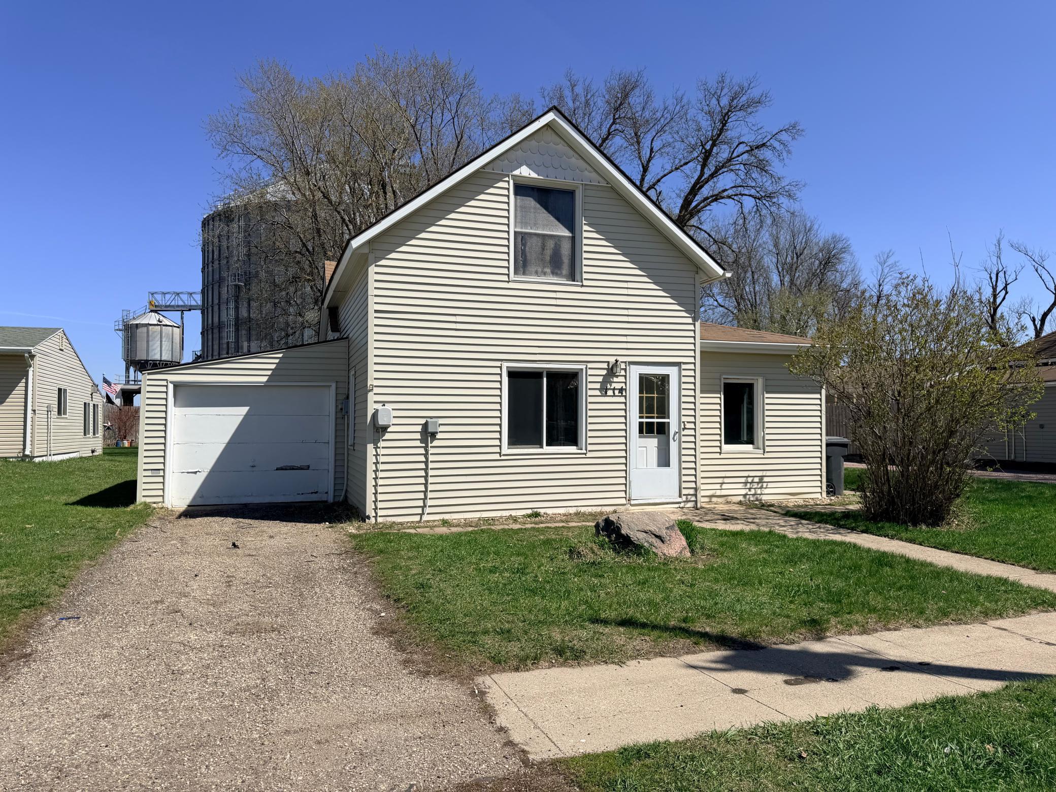 Homes for sale in Rushmore, MN | 114 S Thompson Ave, Rushmore, MN 56168 | MLS# 7011813