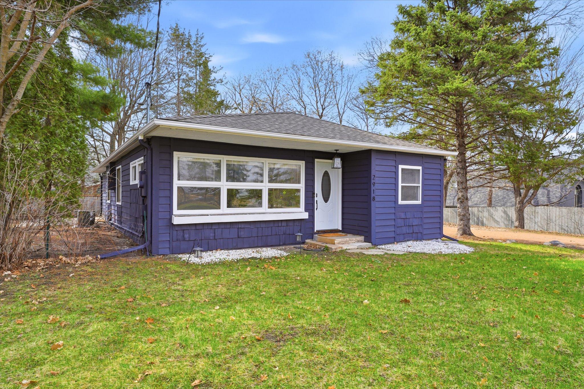 Homes for sale in Wayzata, MN | 2918 County Road 101 S, Wayzata, MN 55391 | MLS# 7011870