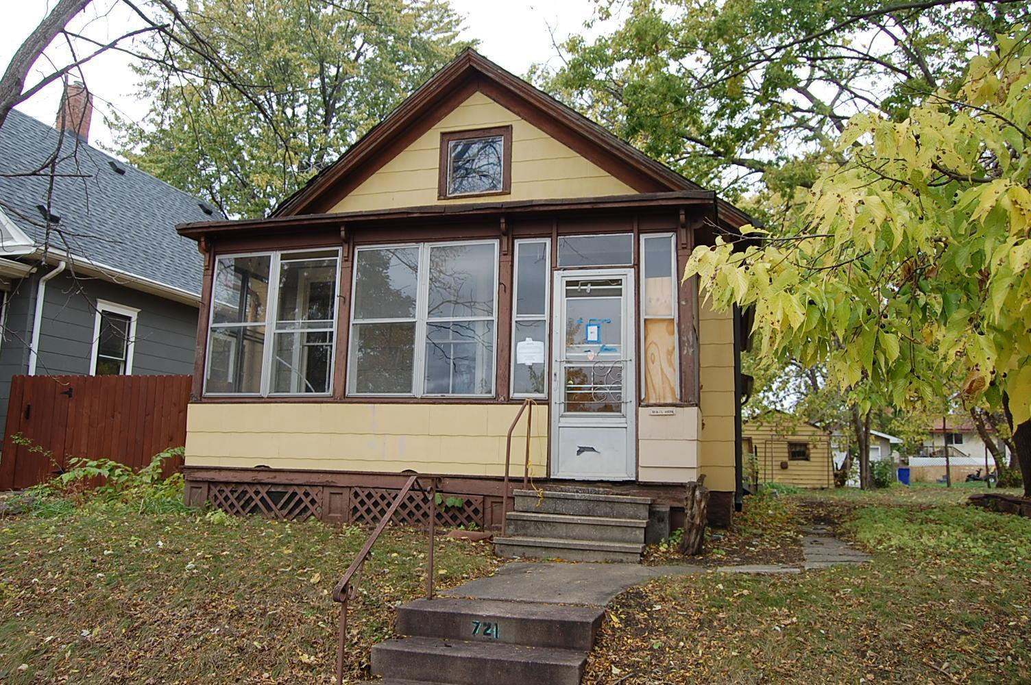 Homes for sale in Saint Paul, MN | 721 Tuscarora Ave, Saint Paul, MN 55102 | MLS# 7012022