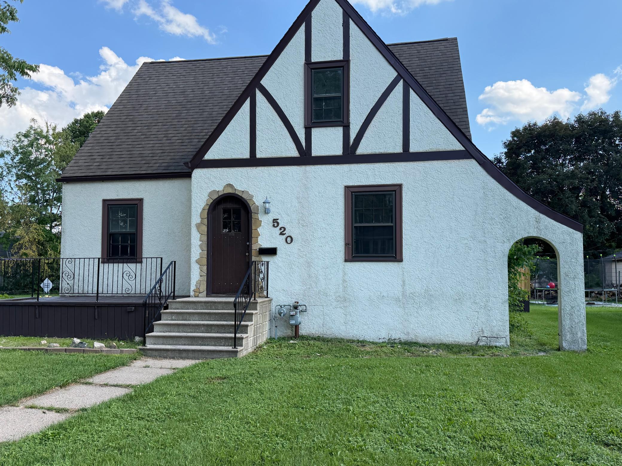 1st image of 520 E Blue Earth Ave, Fairmont, MN 56031 | MLS# 7012303
