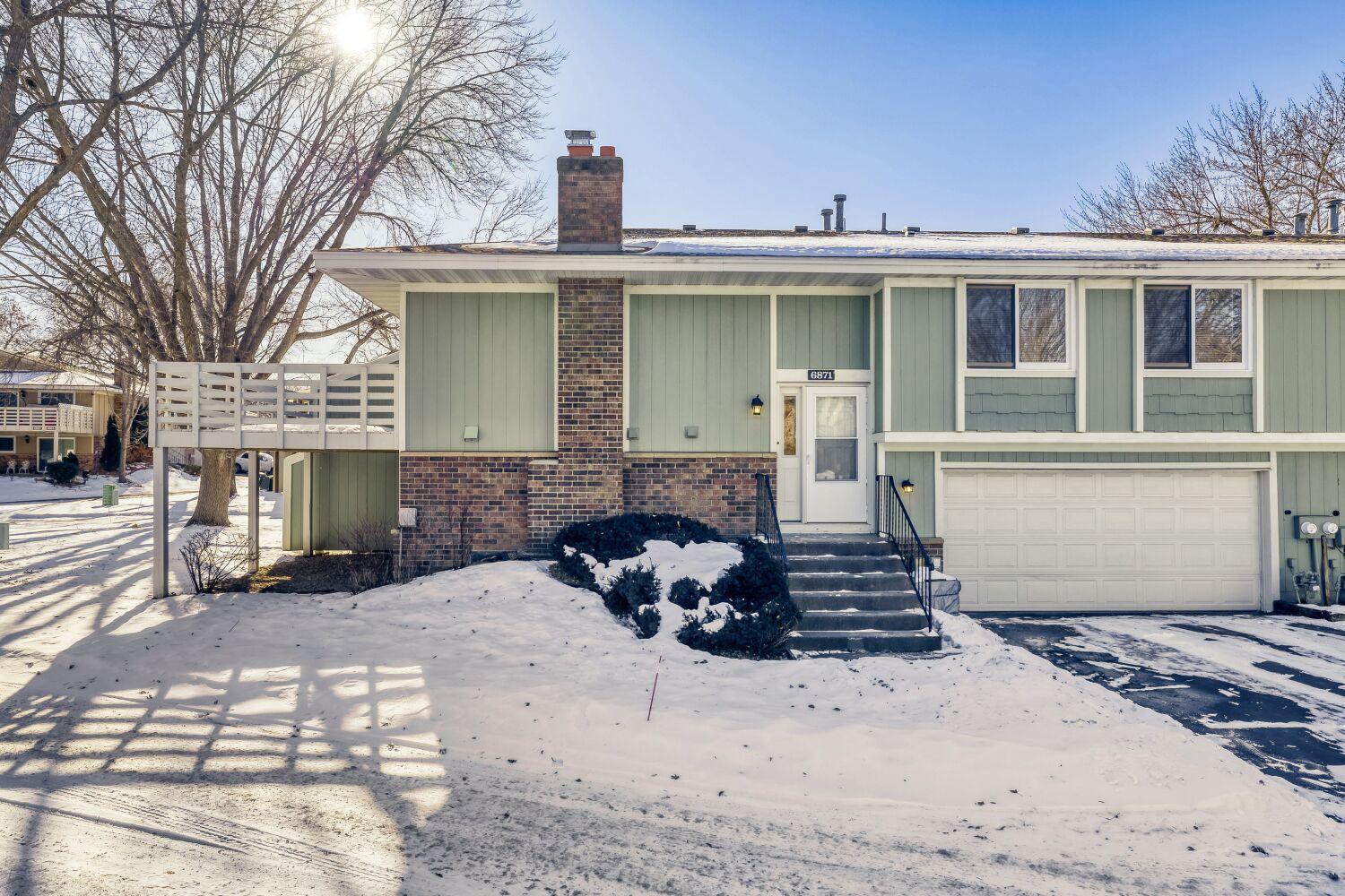 Homes for sale in Woodbury, MN | 6871 Macbeth Ct, Woodbury, MN 55125 | MLS# 7012351