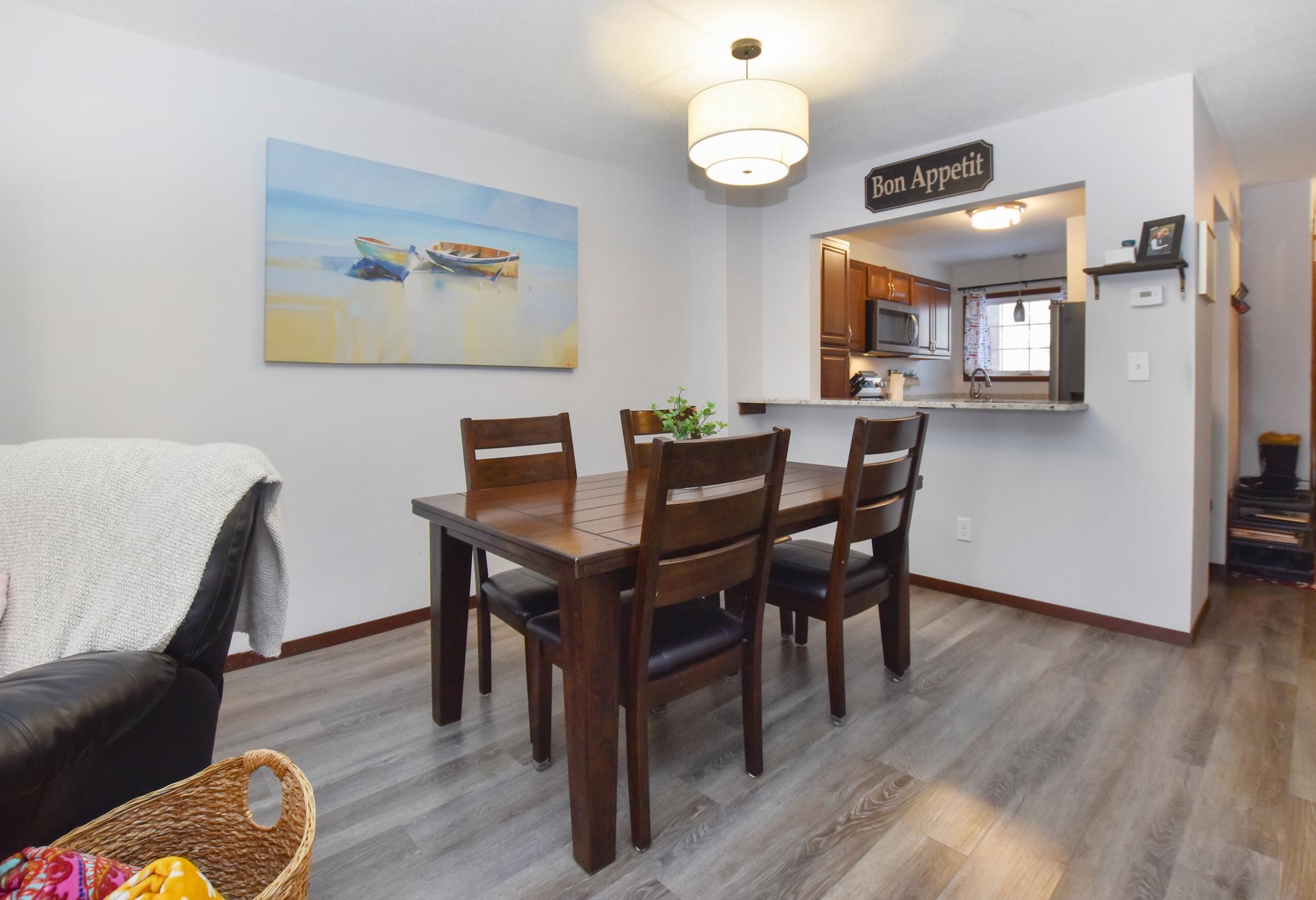 4th image of 1860 Mcmenemy St #I, Saint Paul, MN 55117 | MLS# 7013015