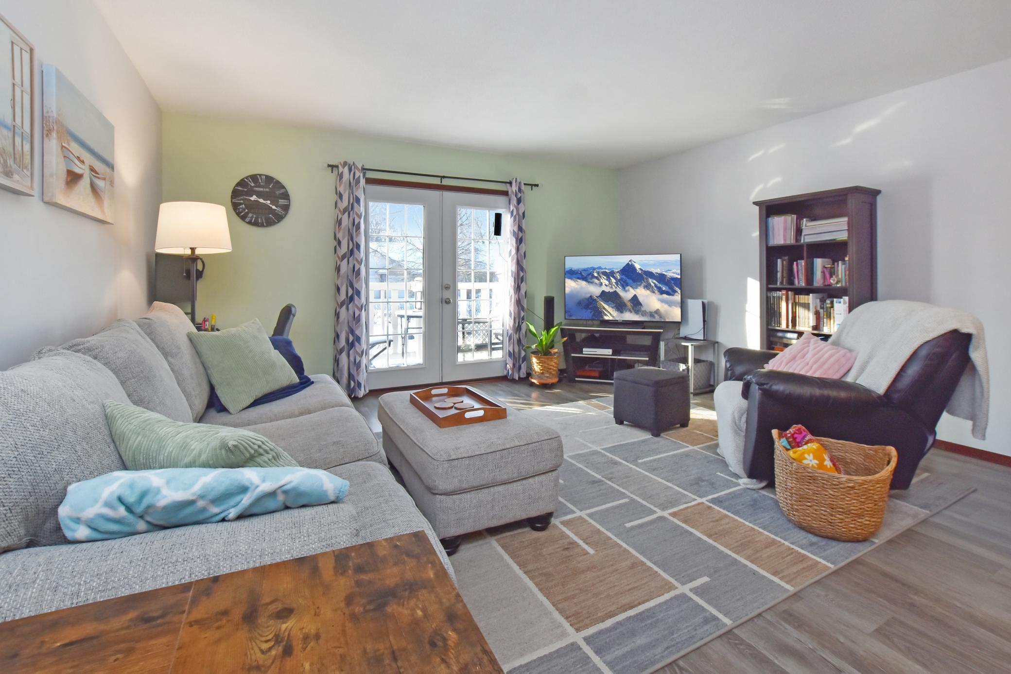 3rd image of 1860 Mcmenemy St #I, Saint Paul, MN 55117 | MLS# 7013015