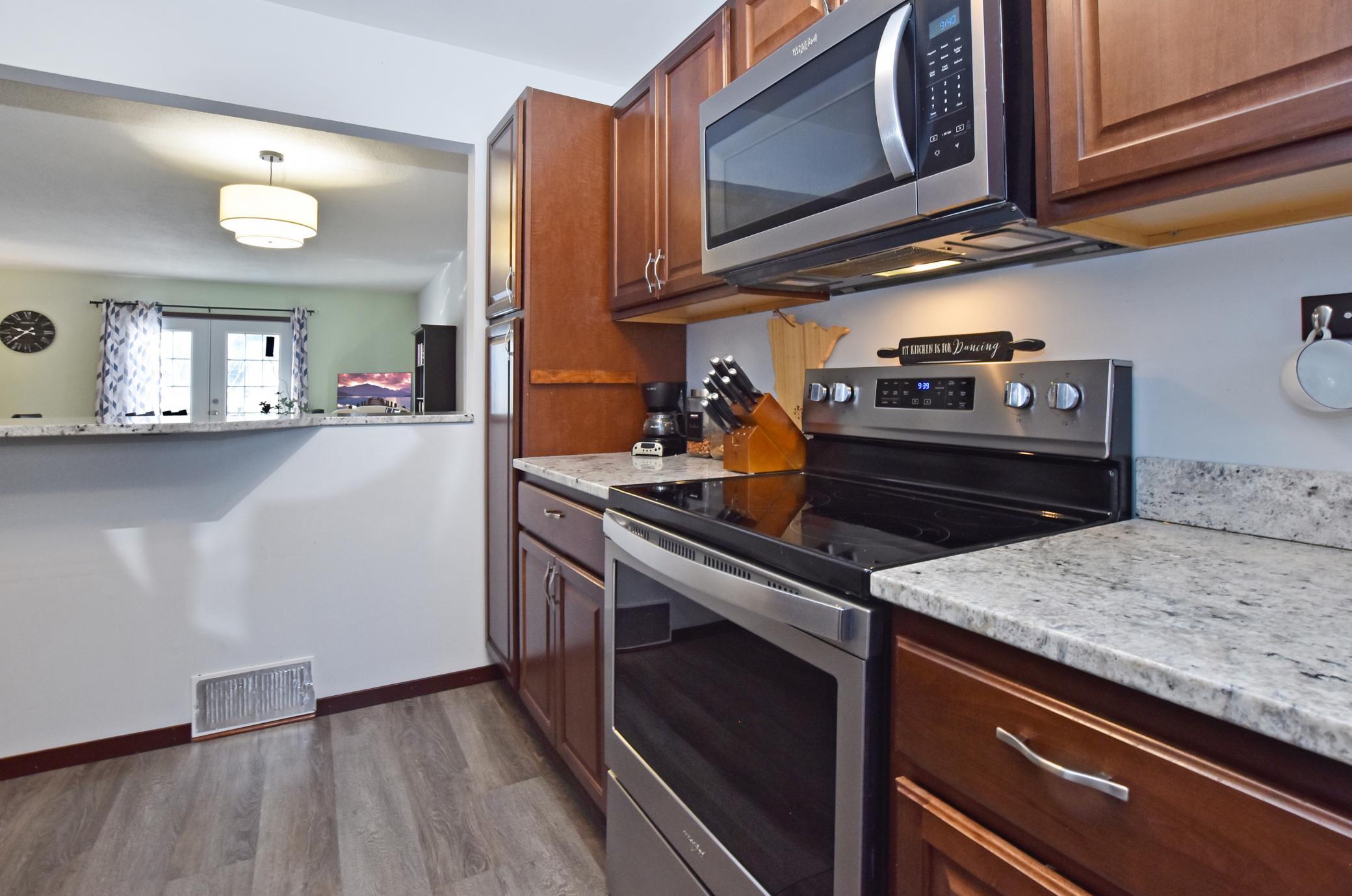 5th image of 1860 Mcmenemy St #I, Saint Paul, MN 55117 | MLS# 7013015