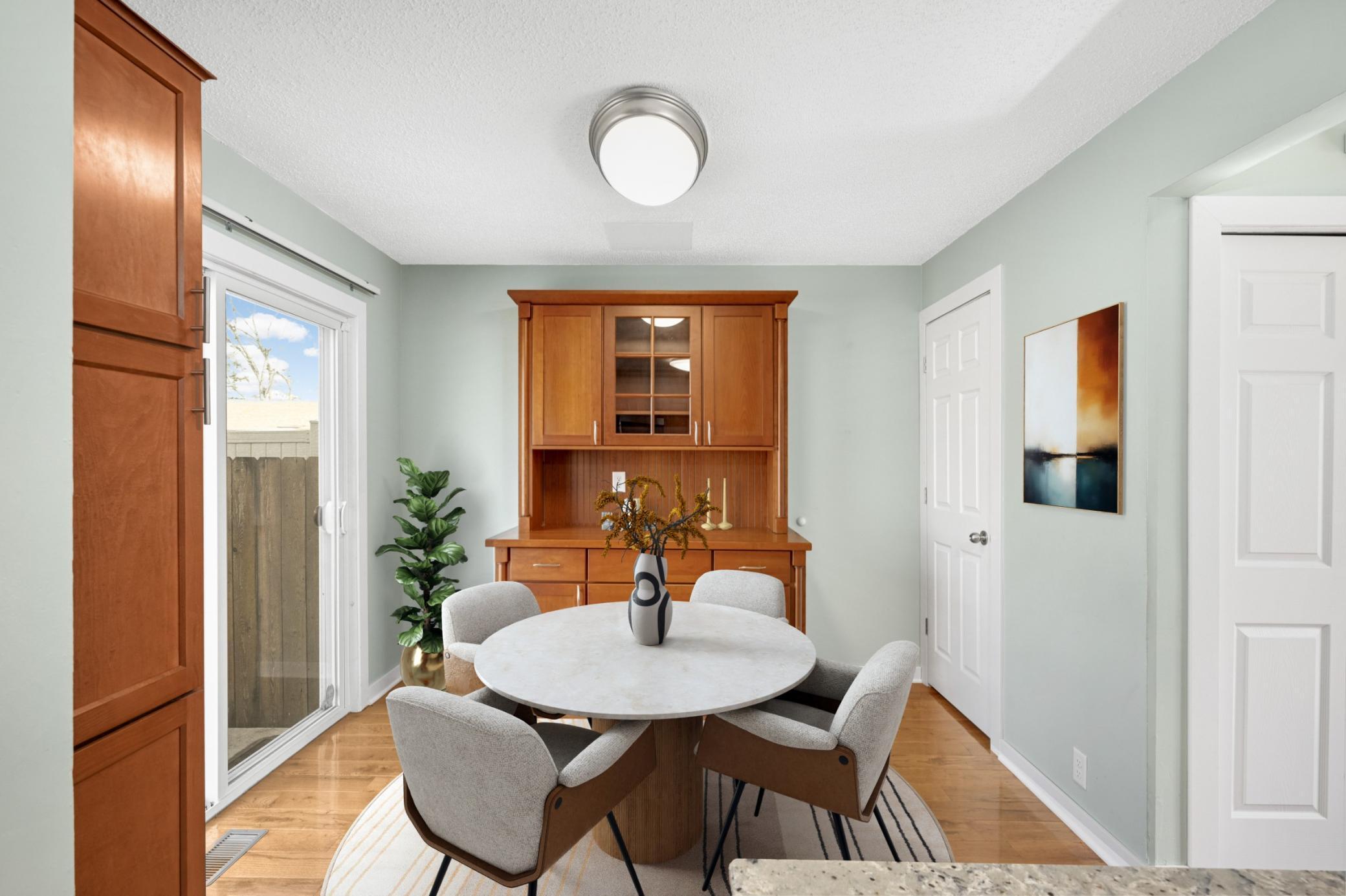 Homes for sale in Saint Paul, MN | 605 Iglehart Ave, Saint Paul, MN 55103 | MLS# 7014000