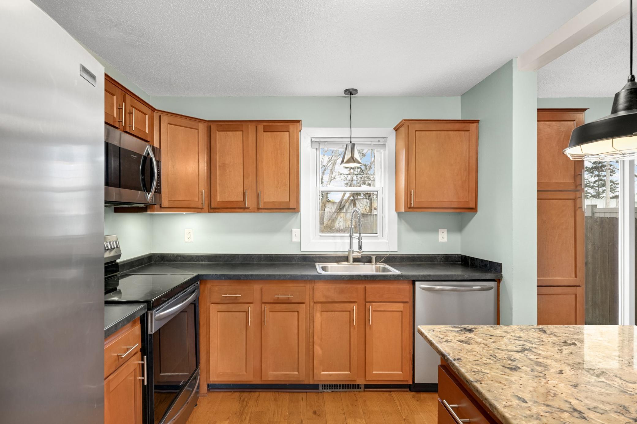 Homes for sale in Saint Paul, MN | 605 Iglehart Ave, Saint Paul, MN 55103 | MLS# 7014000