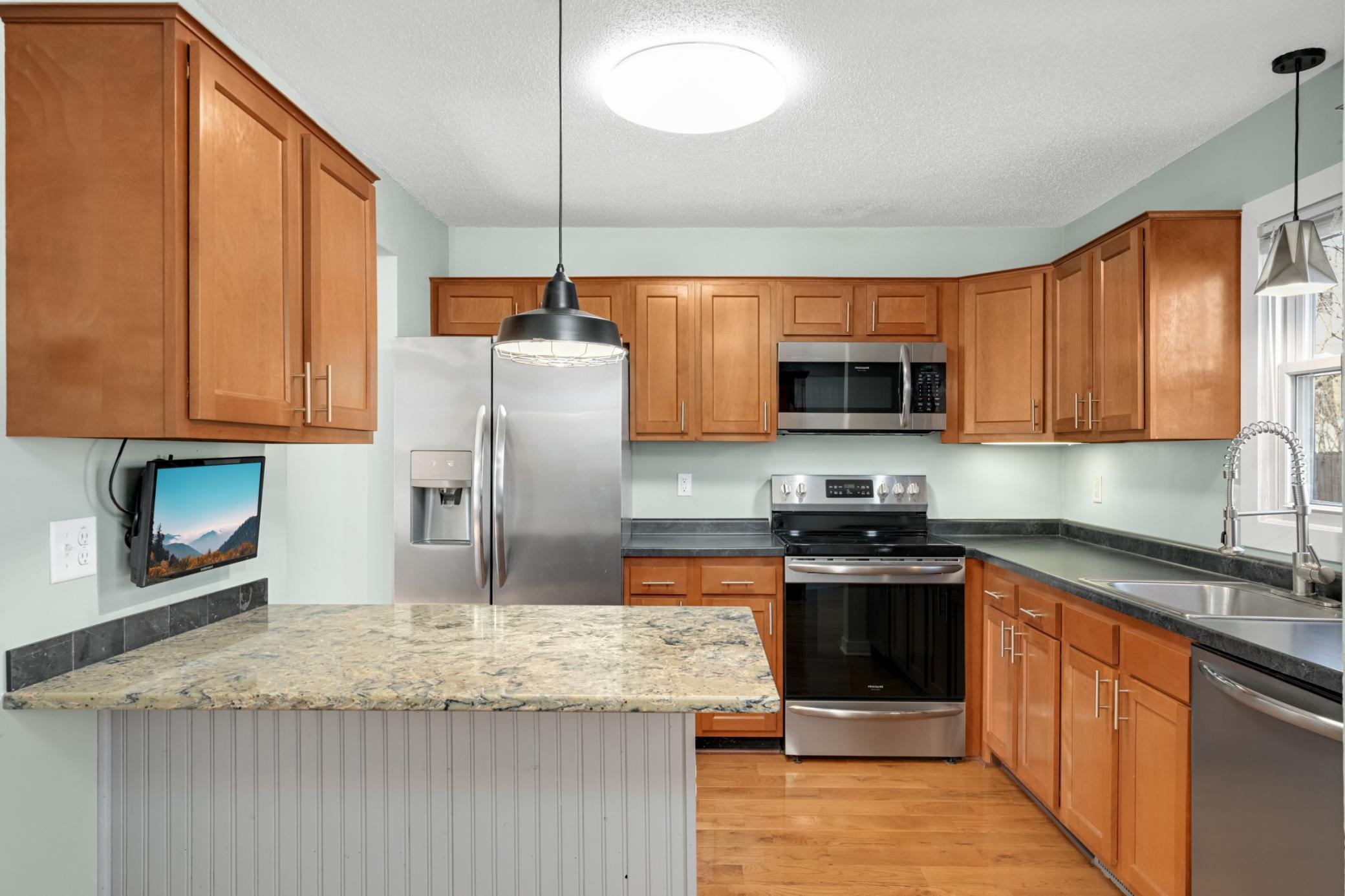 Homes for sale in Saint Paul, MN | 605 Iglehart Ave, Saint Paul, MN 55103 | MLS# 7014000