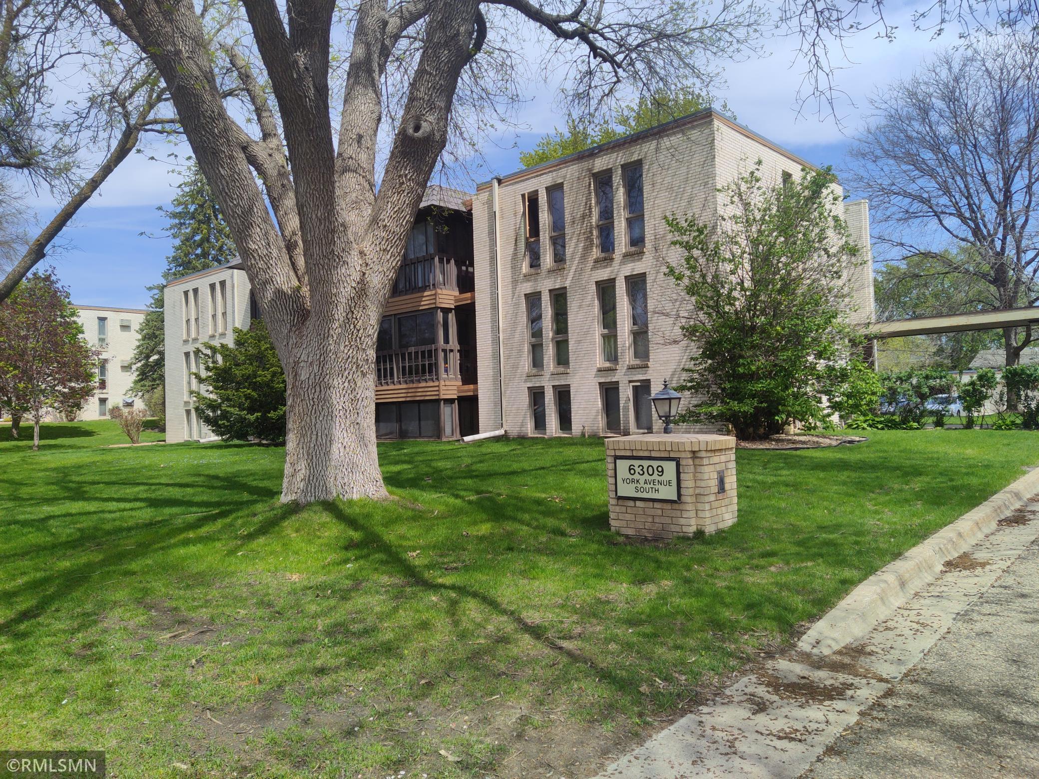 Homes for sale in Edina, MN | 6309 York Ave S #104, Edina, MN 55435 | MLS# 7014260