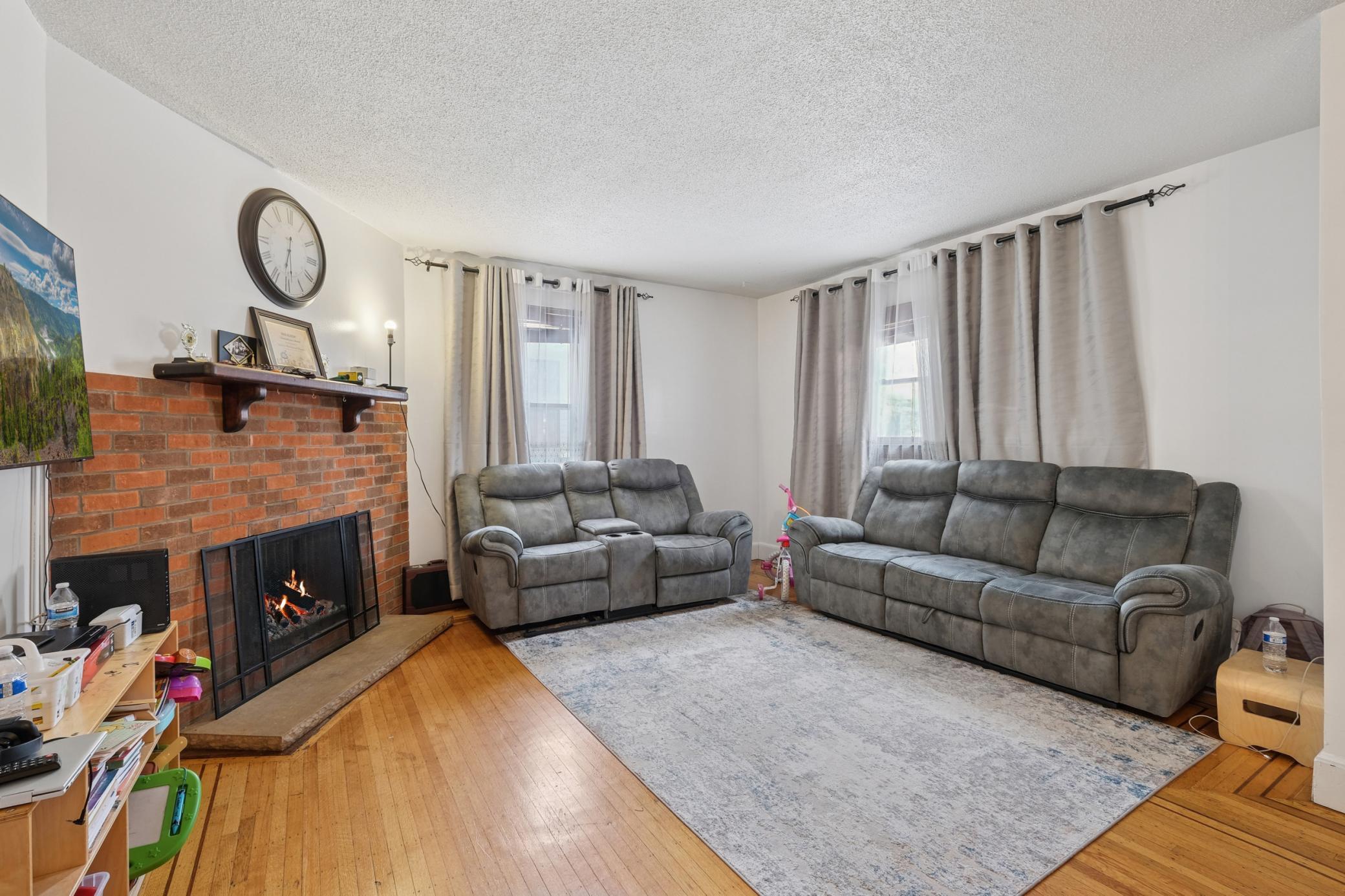 Homes for sale in Minneapolis, MN | 2211 10Th Ave S, Minneapolis, MN 55404 | MLS# 7014374