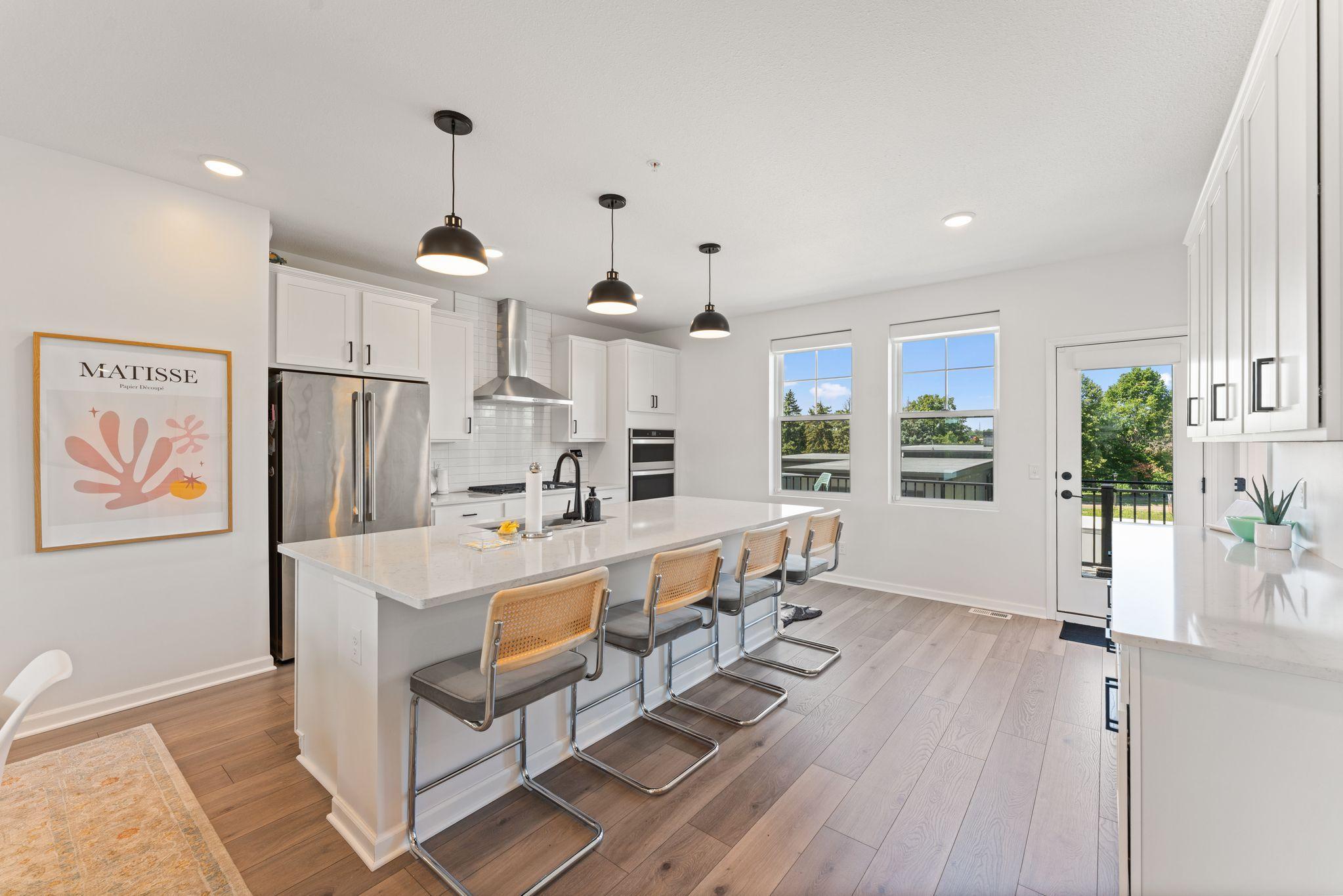 3rd image of 879 Woodlawn Ave #B, Saint Paul, MN 55116 | MLS# 7014620