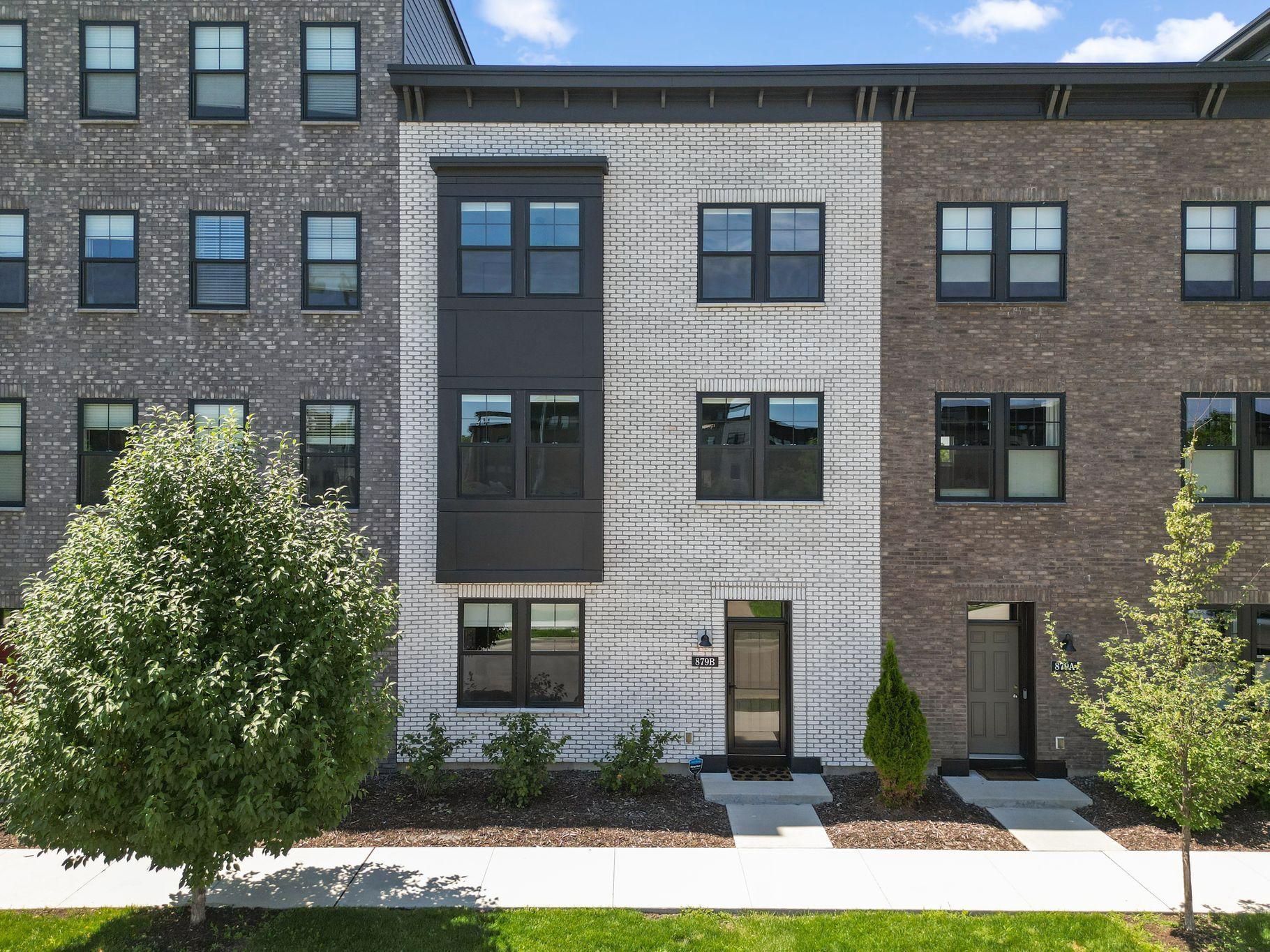 1st image of 879 Woodlawn Ave #B, Saint Paul, MN 55116 | MLS# 7014620