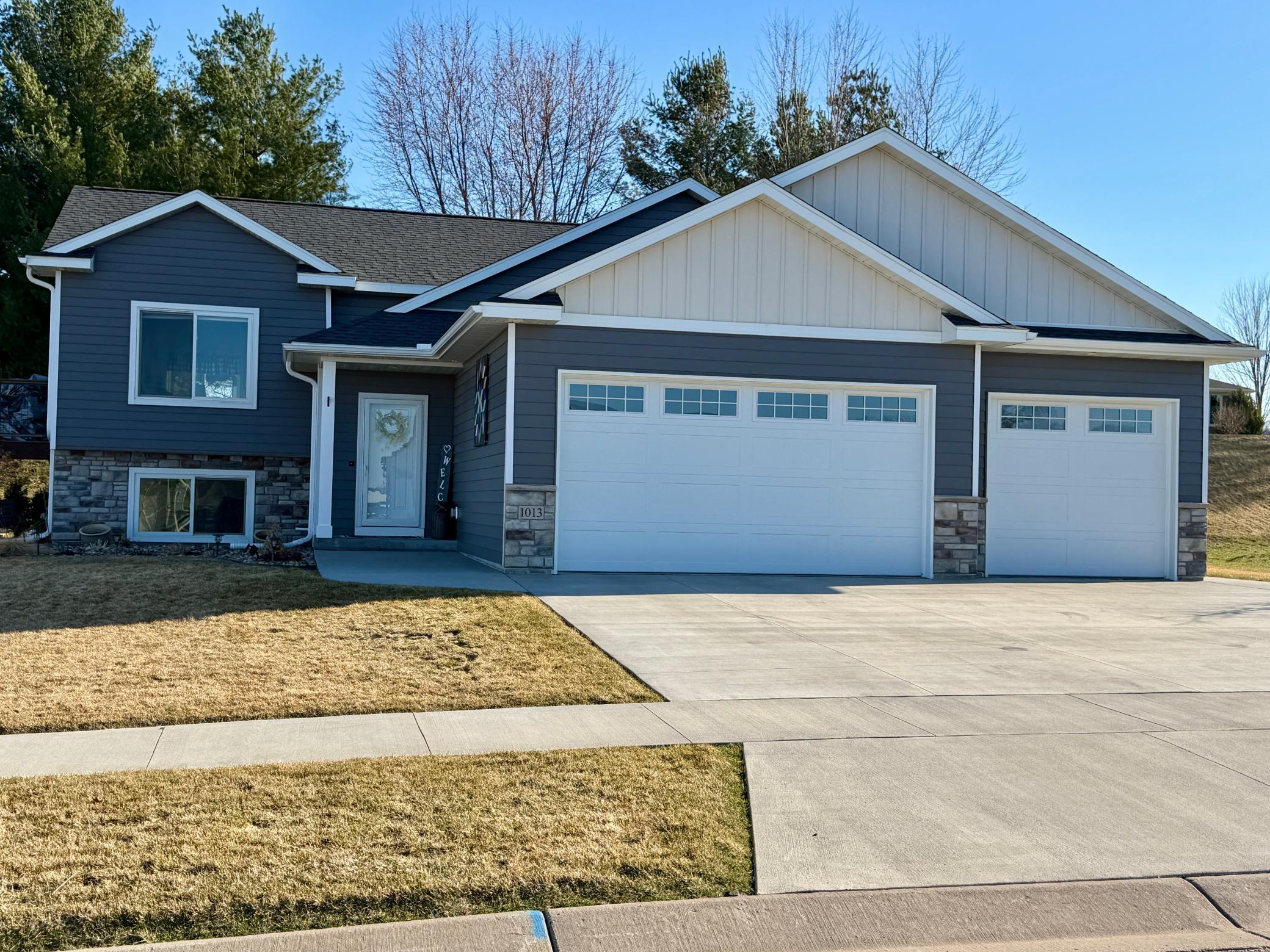 Homes for sale in Lake City, MN | 1013 Eagle Vista Ln, Lake City, MN 55041 | MLS# 7015075