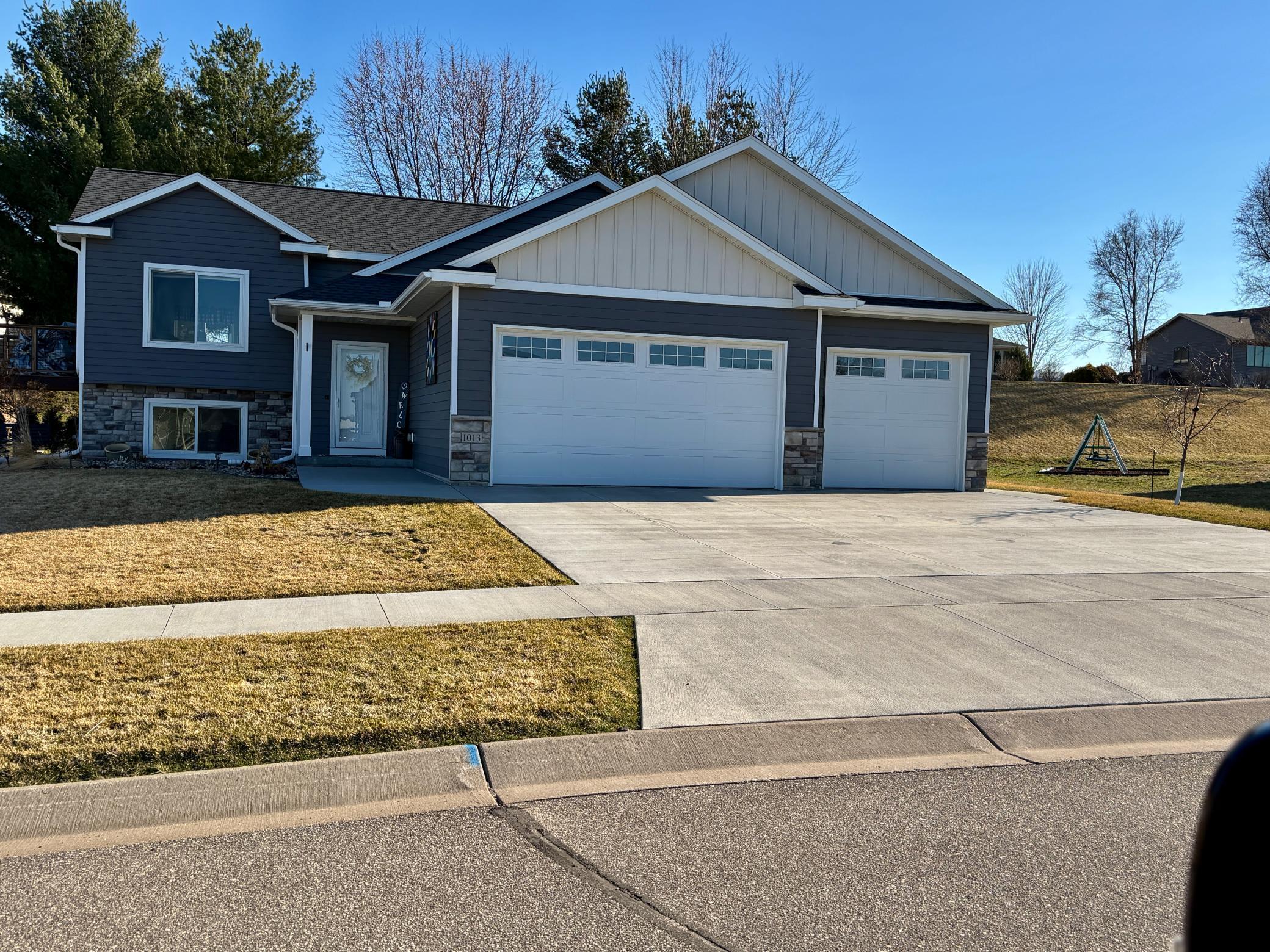 Homes for sale in Lake City, MN | 1013 Eagle Vista Ln, Lake City, MN 55041 | MLS# 7015075
