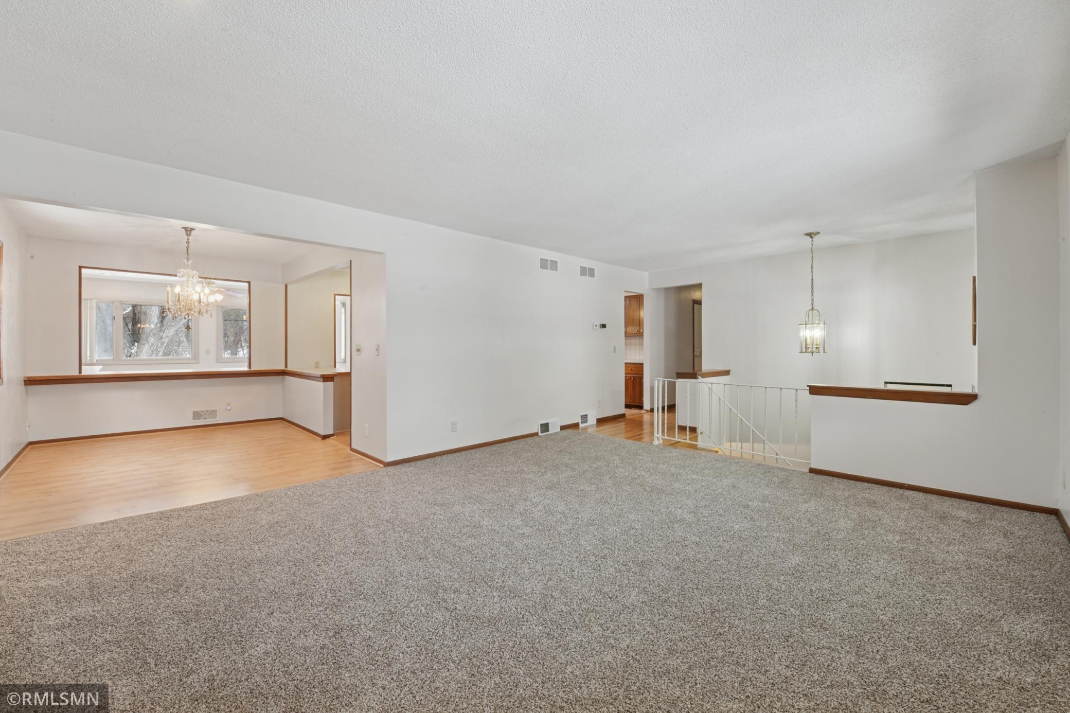 Homes for sale in Eagan, MN | 3062 Woodlark Ln, Eagan, MN 55121 | MLS# 7015338