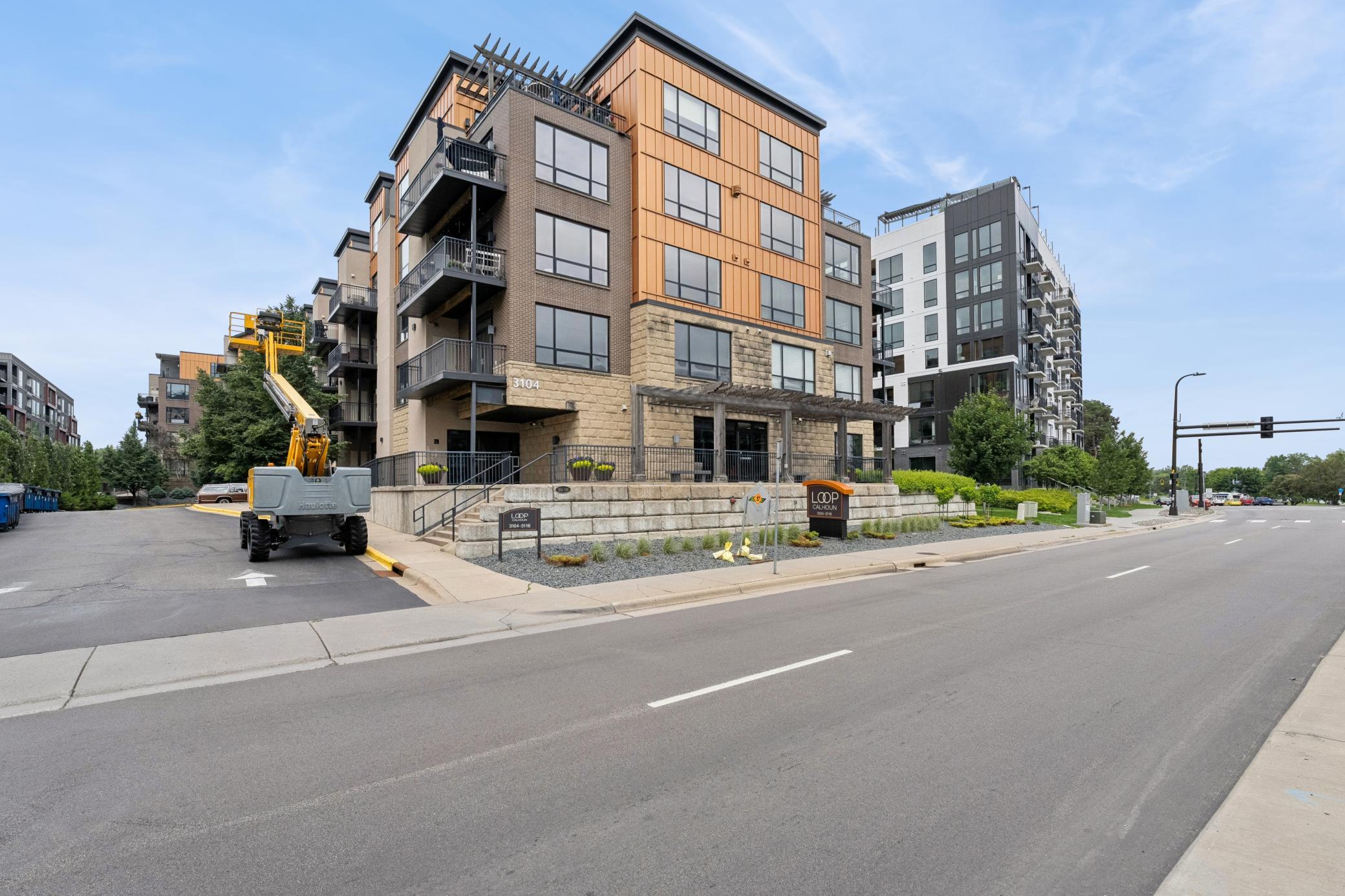 2nd image of 3104 W Lake St #412, Minneapolis, MN 55416 | MLS# 7015690