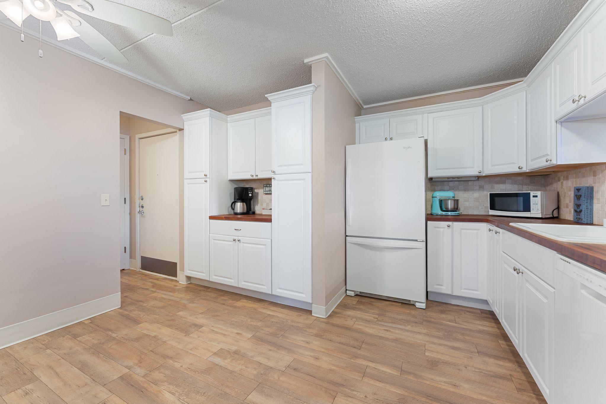 Homes for sale in Minnetonka, MN | 10521 Cedar Lake Rd #501, Minnetonka, MN 55305 | MLS# 7016033