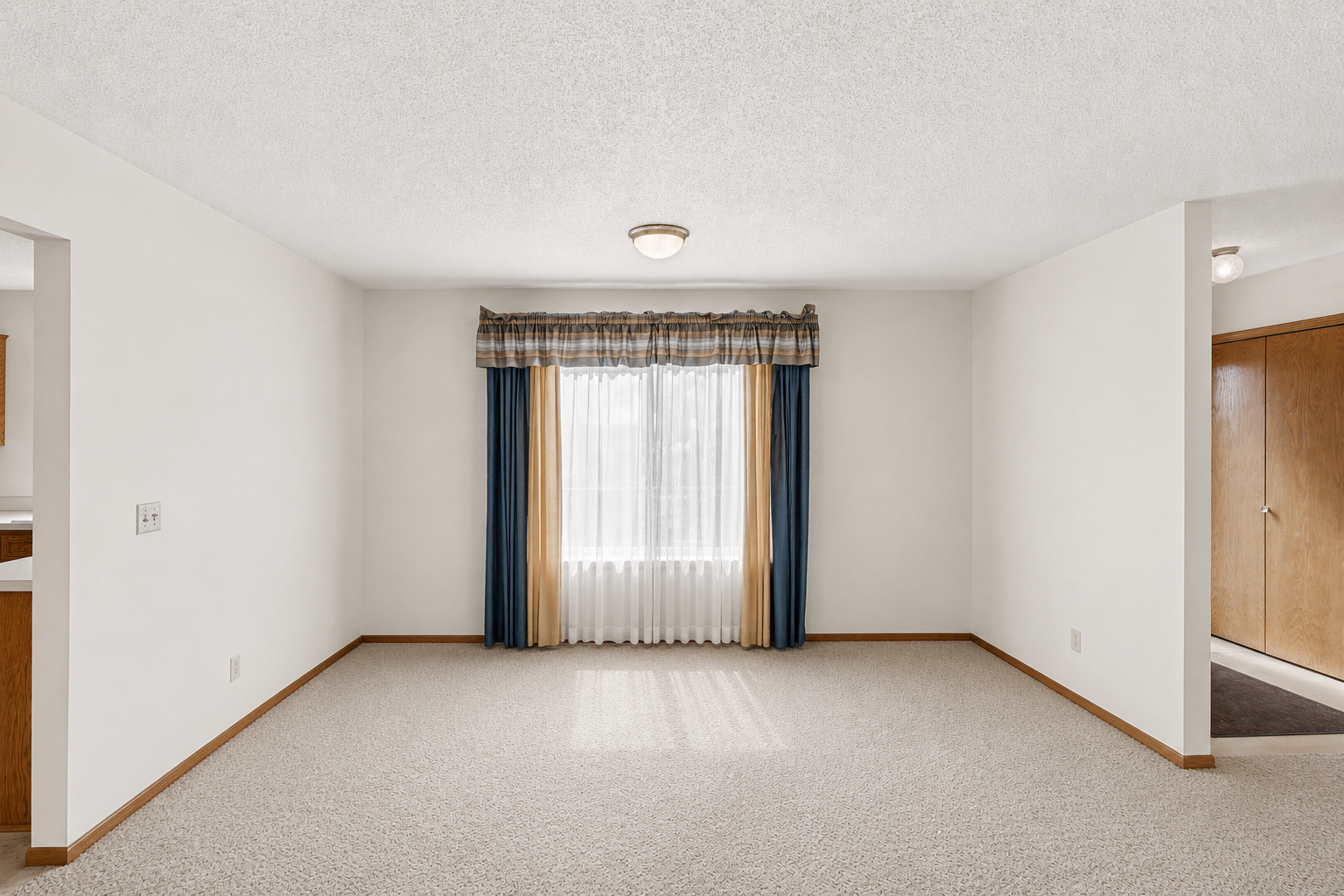 4th image of 14381 Glenda Dr, Saint Paul, MN 55124 | MLS# 7016259