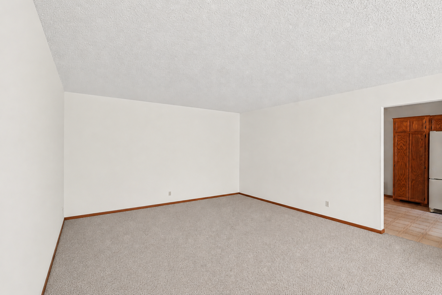 5th image of 14381 Glenda Dr, Saint Paul, MN 55124 | MLS# 7016259
