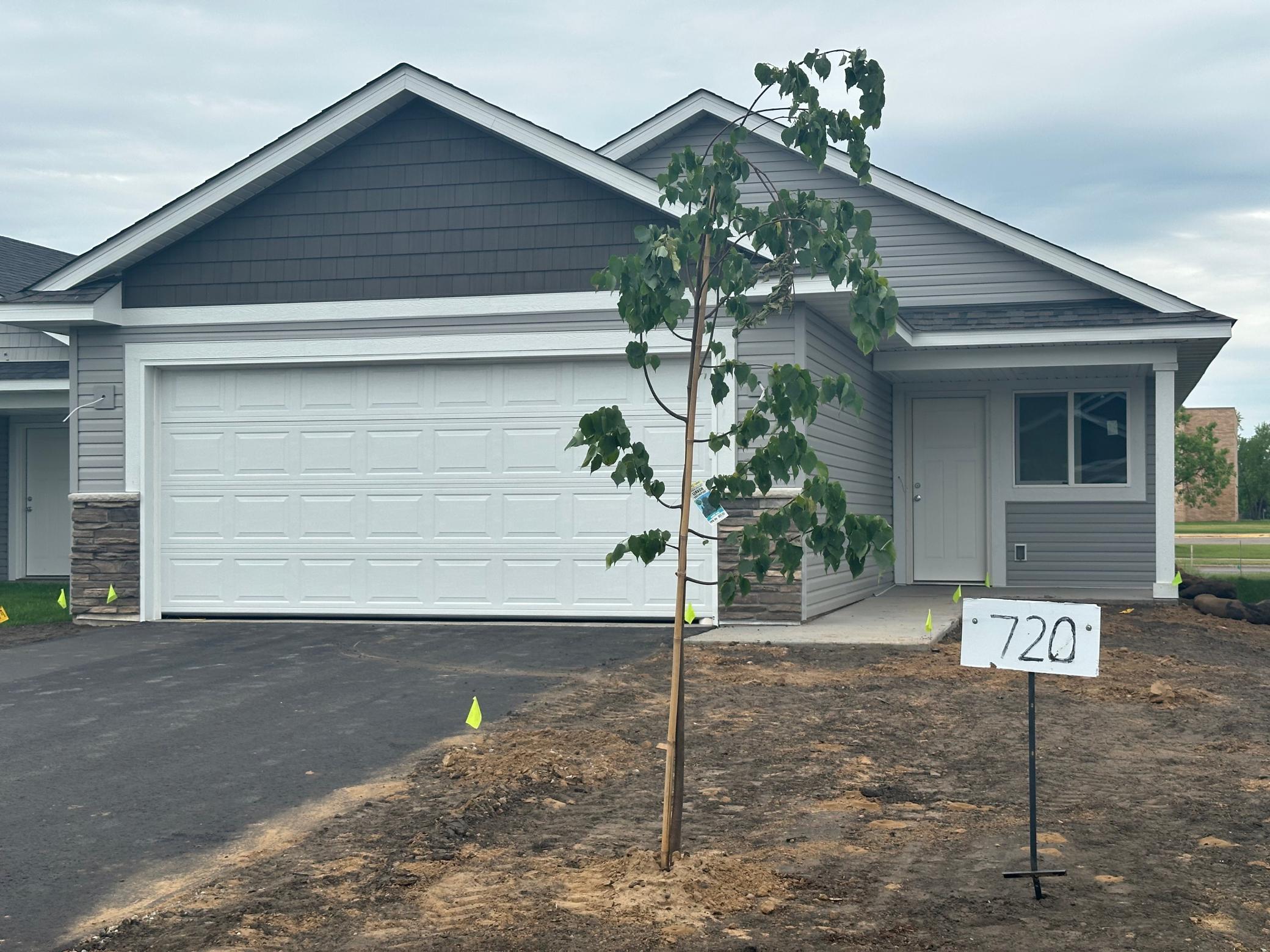 1st image of 720 Cherrywood Ln Ne, Isanti, MN 55040 | MLS# 7016688