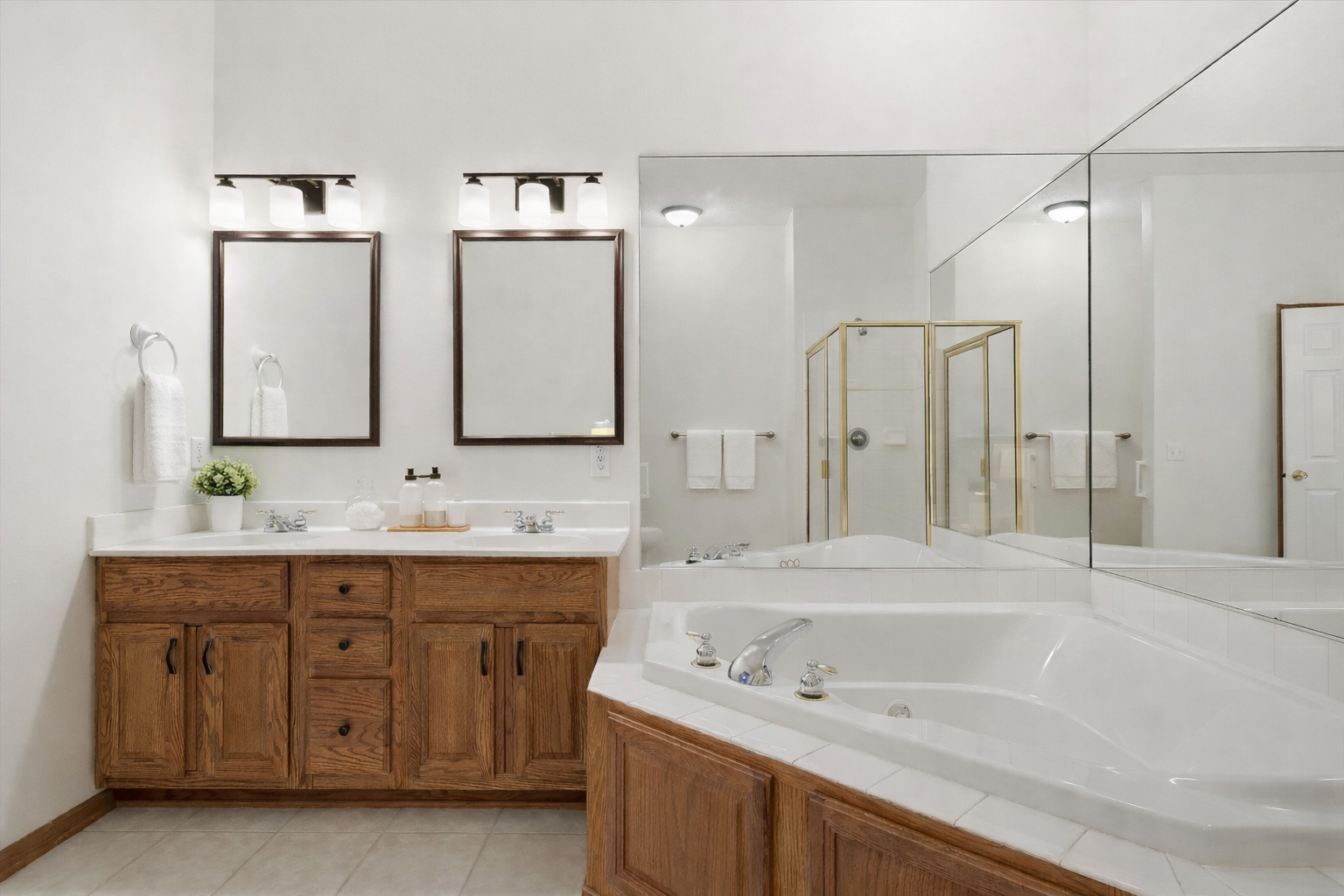 Homes for sale in Woodbury, MN | 10395 Lancaster Cvs, Woodbury, MN 55129 | MLS# 7016817