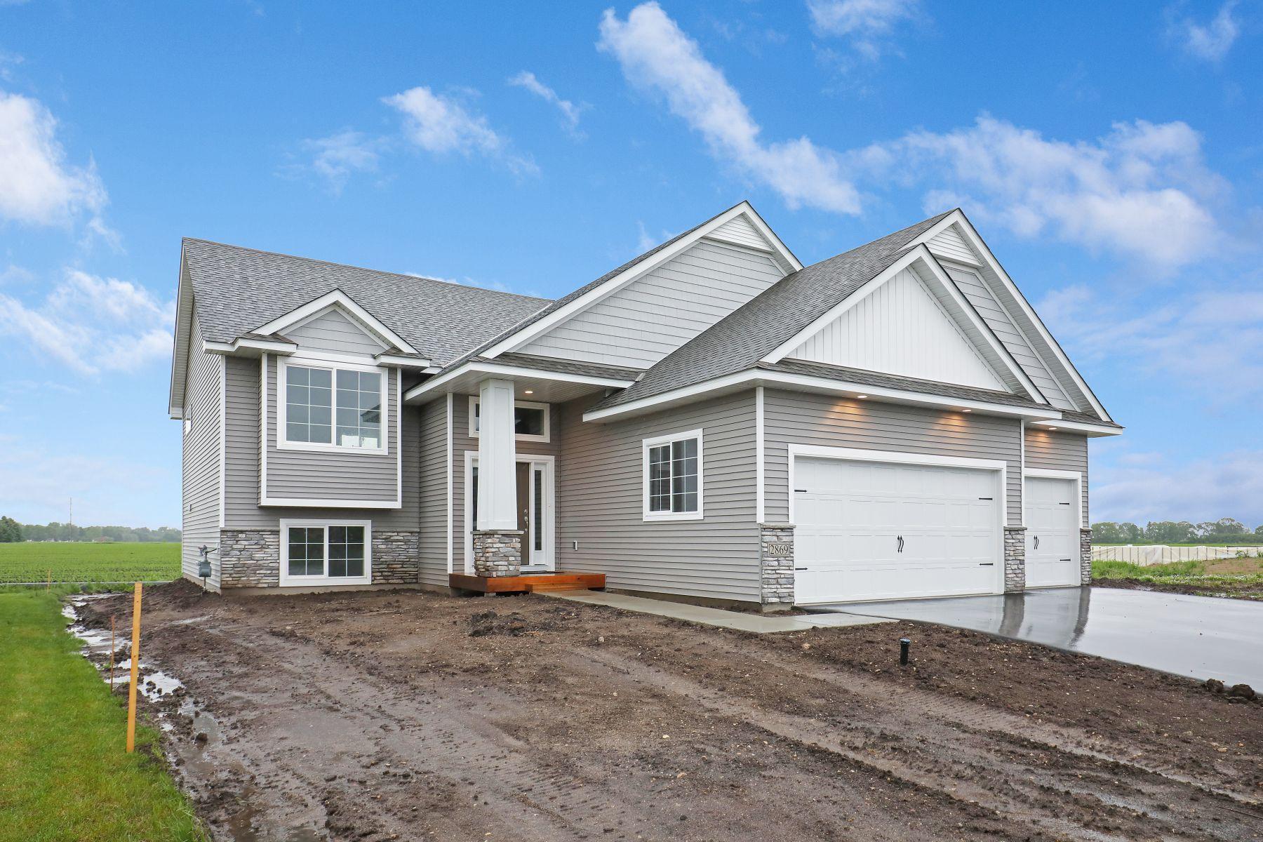 Homes for sale in Lakeville, MN | 5363 178Th St W, Lakeville, MN 55044 | MLS# 7017489