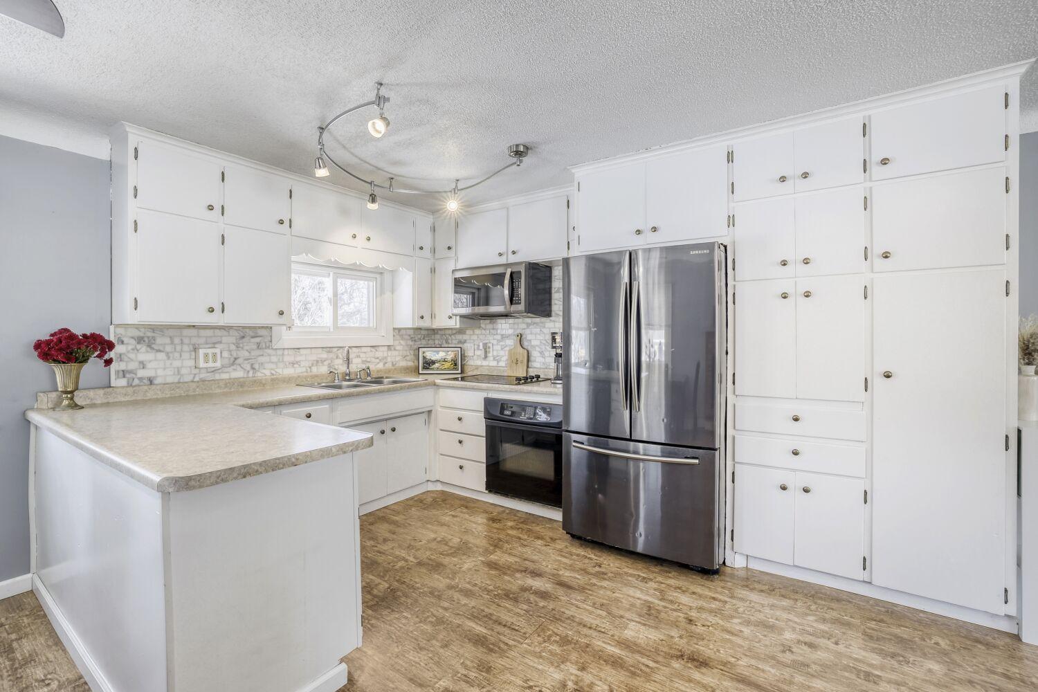 Homes for sale in North Saint Paul, MN | 1800 Edward St, North Saint Paul, MN 55109 | MLS# 7017541