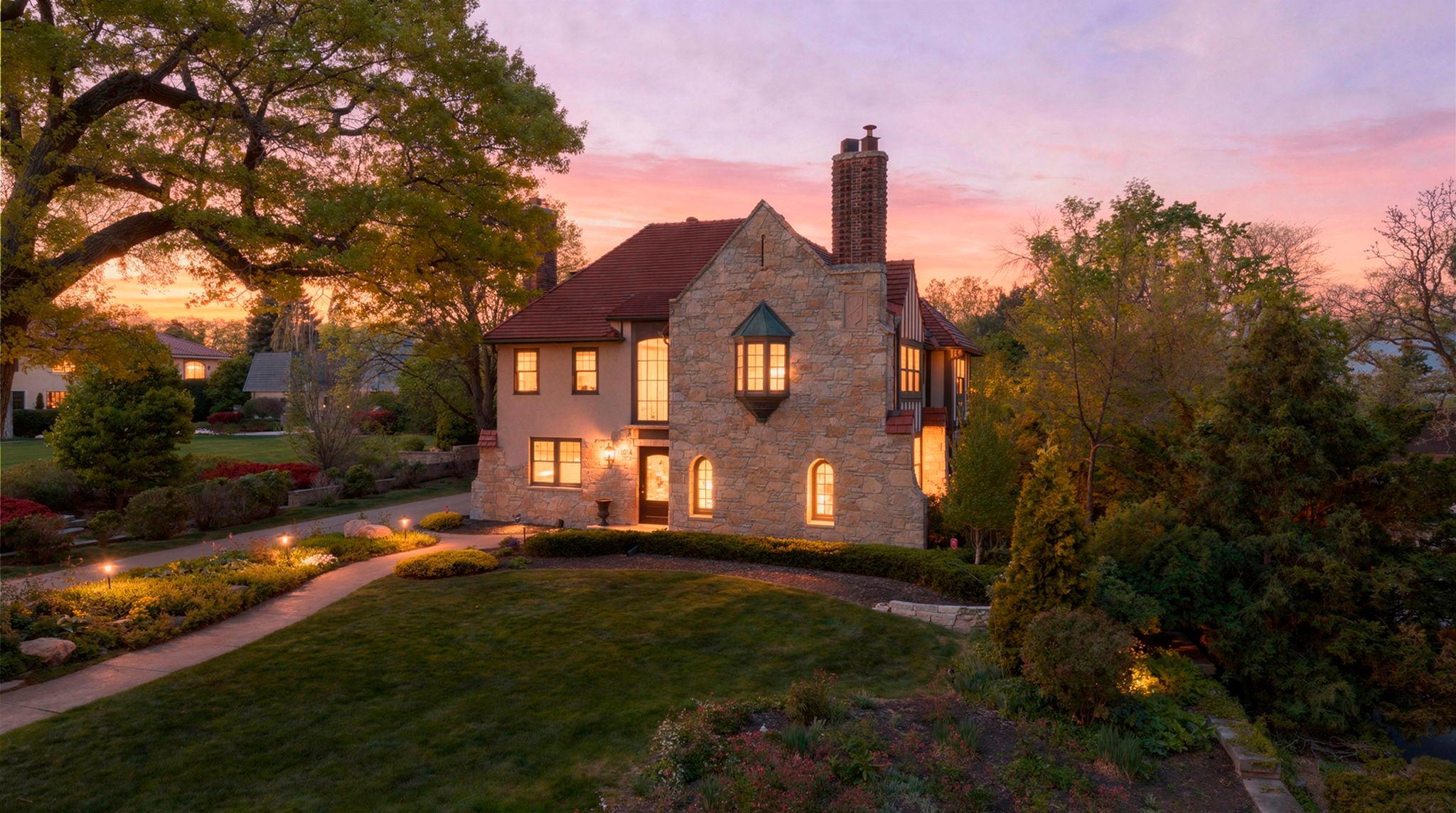 72nd image of 1014 Mount Curve Ave, Minneapolis, MN 55403 | MLS# 7017735