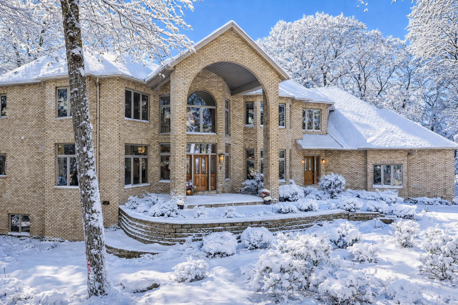 Homes for sale in North Oaks, MN | 4 W Bay Ln, North Oaks, MN 55127 | MLS# 7019184