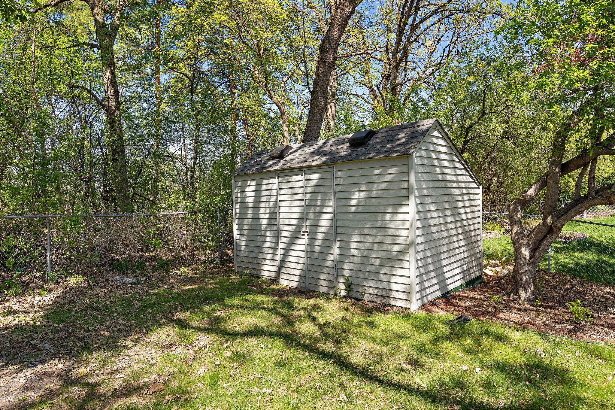 33rd image of 9419 James Ave N, Brooklyn Park, MN 55444 | MLS# 7019359