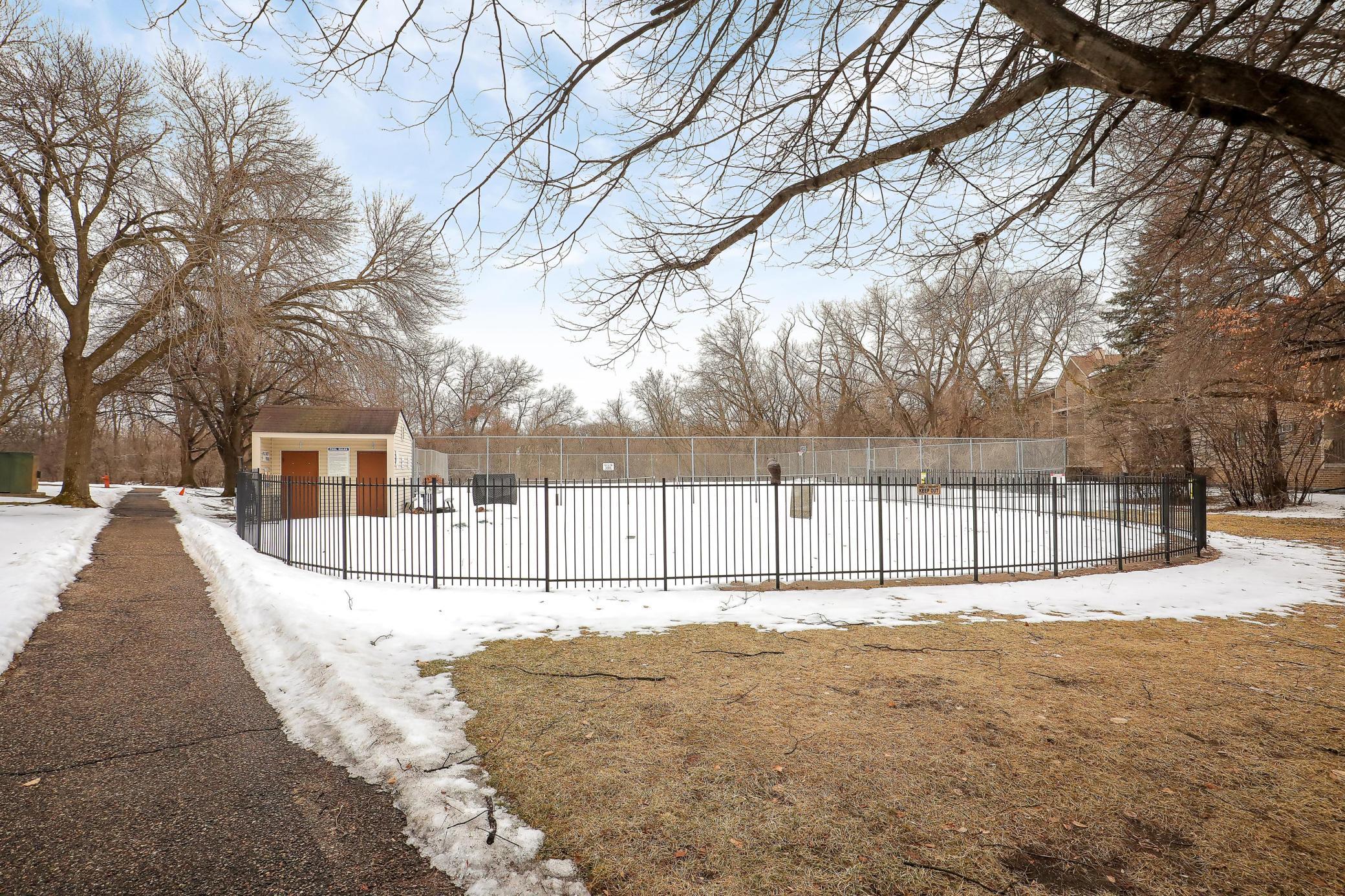 Homes for sale in Minnetonka, MN | 10451 Greenbrier Rd #211, Minnetonka, MN 55305 | MLS# 7020608