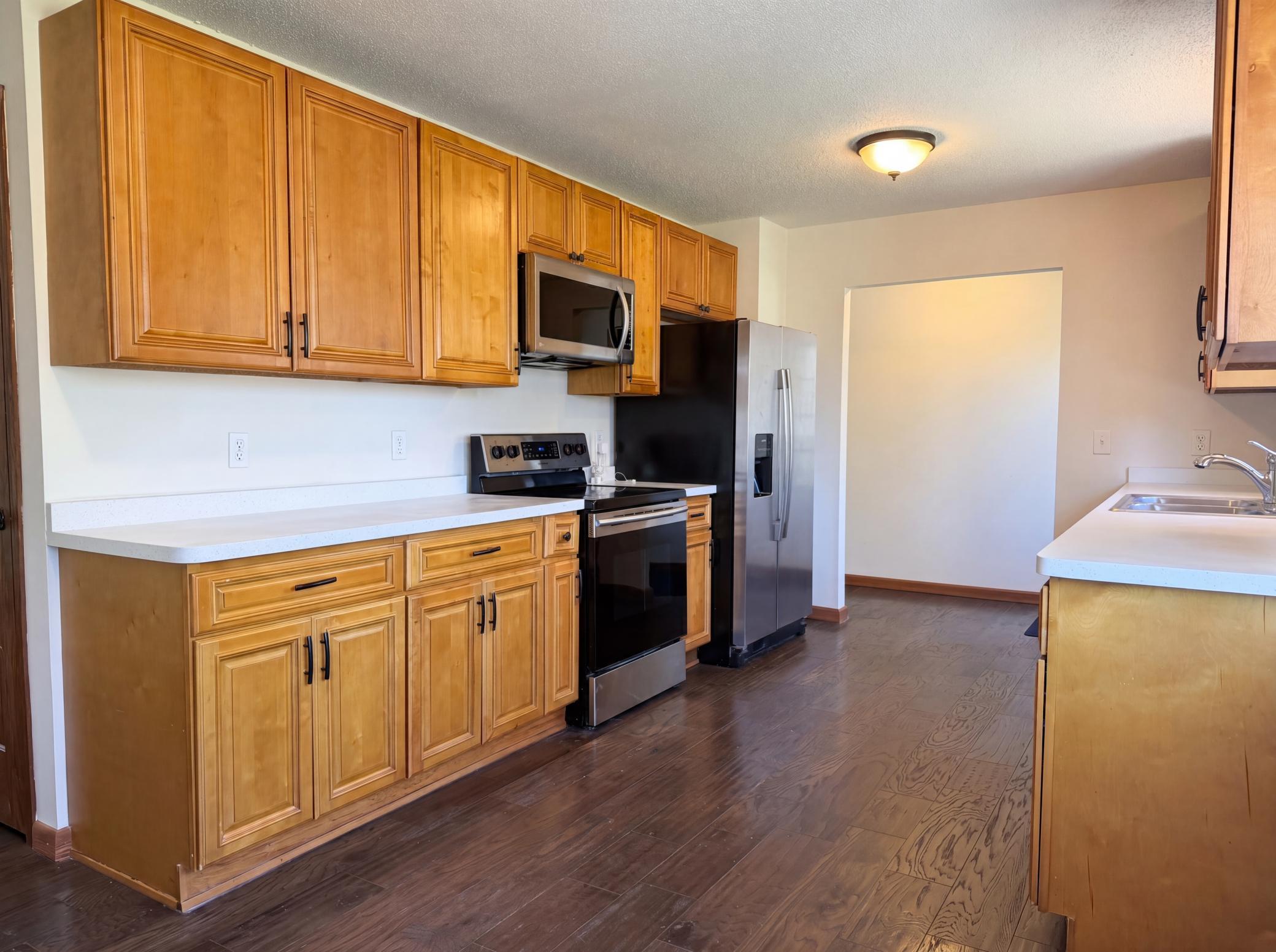 2nd image of 18817 Kenwood Trl, Lakeville, MN 55044 | MLS# 7020747