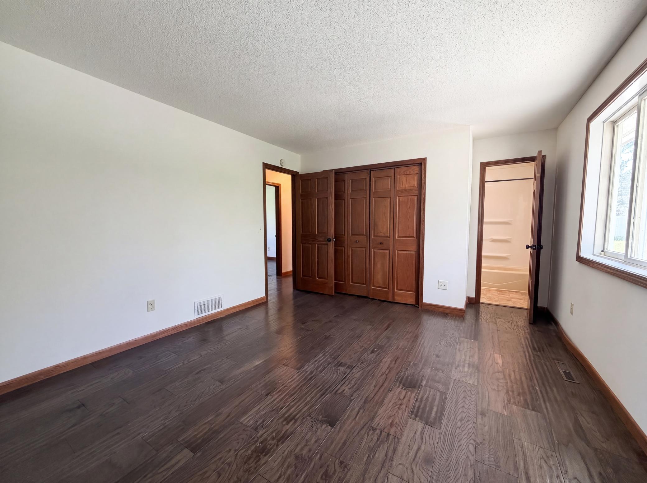 4th image of 18817 Kenwood Trl, Lakeville, MN 55044 | MLS# 7020747