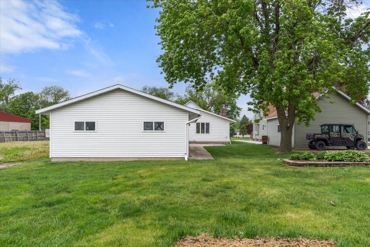 38th image of 245 N Broadway, Alden, MN 56009 | MLS# 7020976