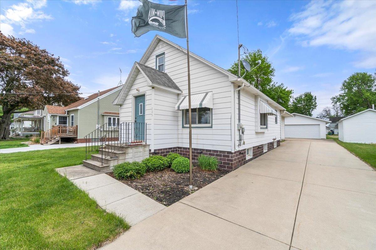 Homes for sale in Alden, MN | 245 N Broadway, Alden, MN 56009 | MLS# 7020976