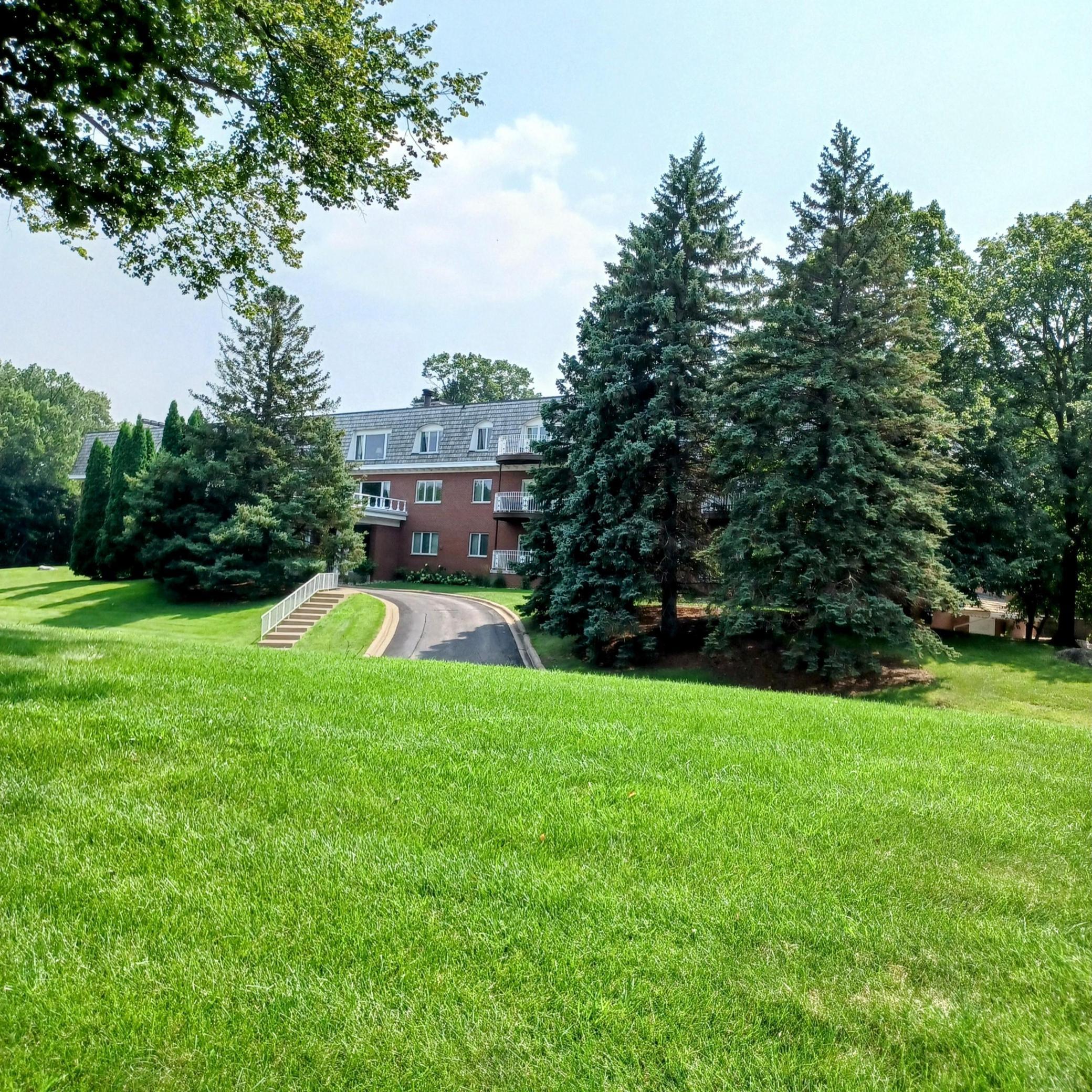 Homes for sale in Eden Prairie, MN | 8621 Basswood Rd #23, Eden Prairie, MN 55344 | MLS# 7021030