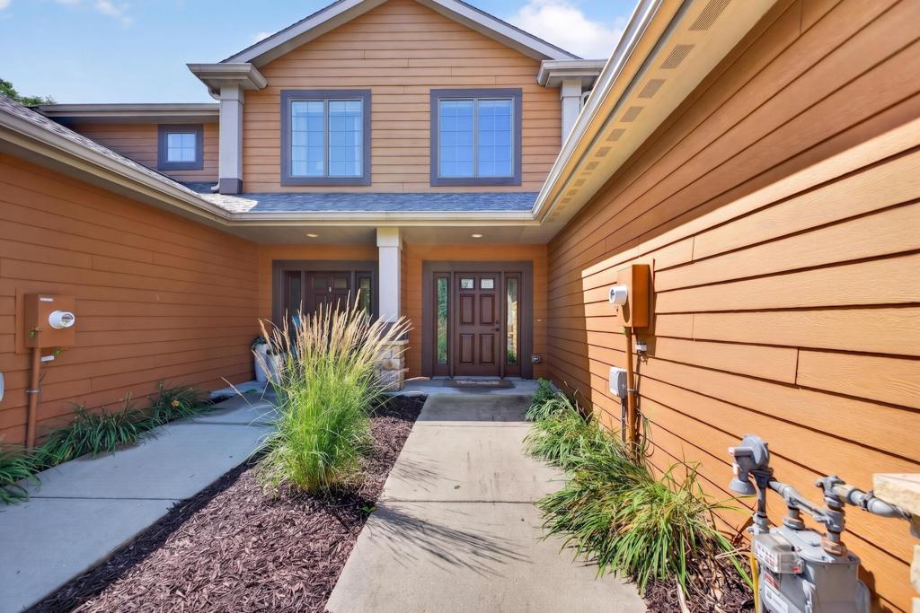2nd image of 552 Panorama Cir Nw, Rochester, MN 55901 | MLS# 7022054