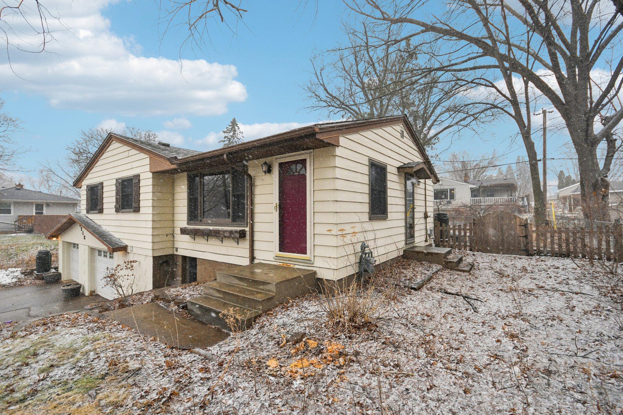 Homes for sale in Woodbury, MN | 6216 Edgewood Ave, Woodbury, MN 55125 | MLS# 7022321