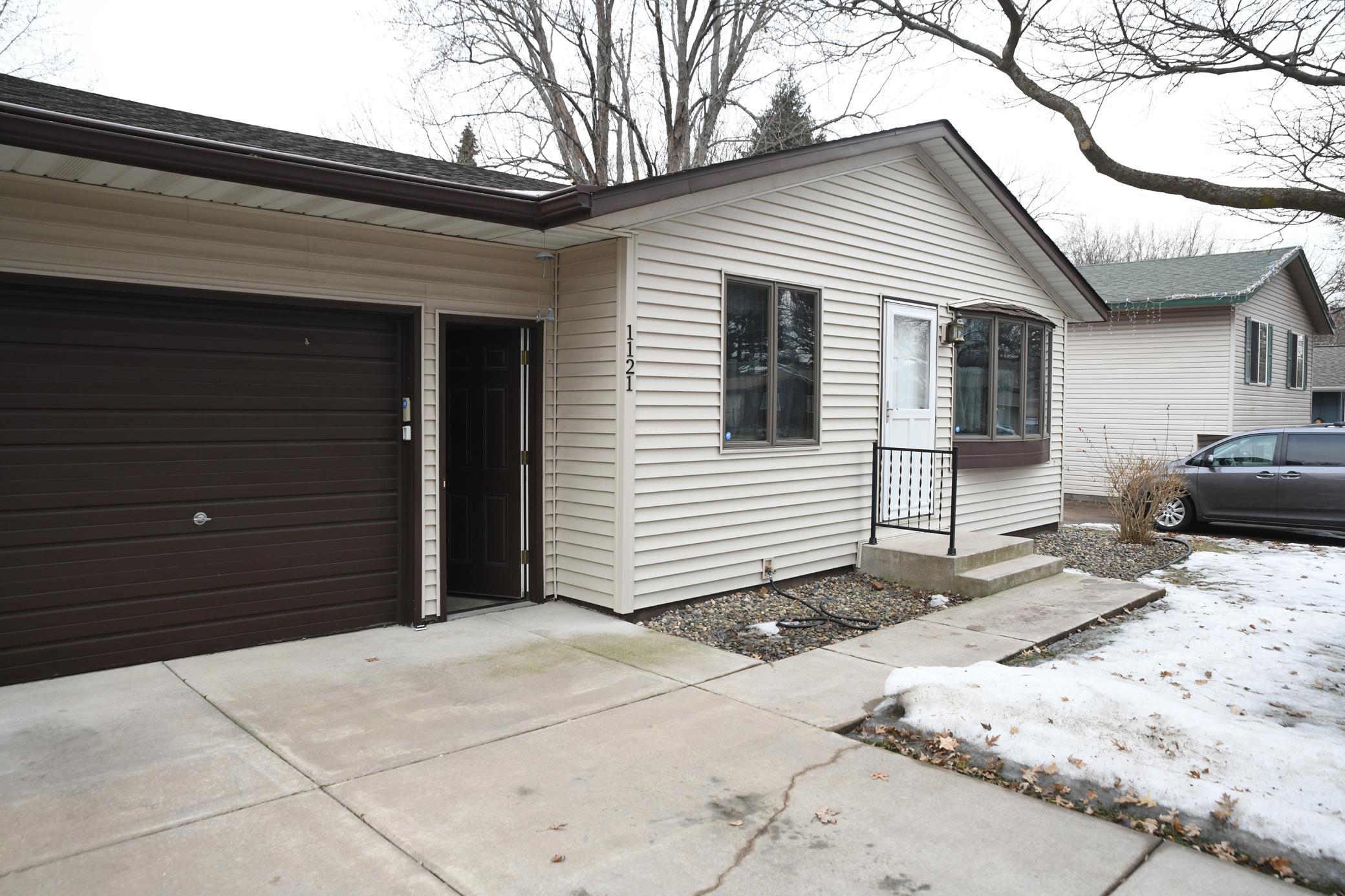 Homes for sale in Hastings, MN | 1121 4th St W, Hastings, MN 55033 | MLS# 7023362