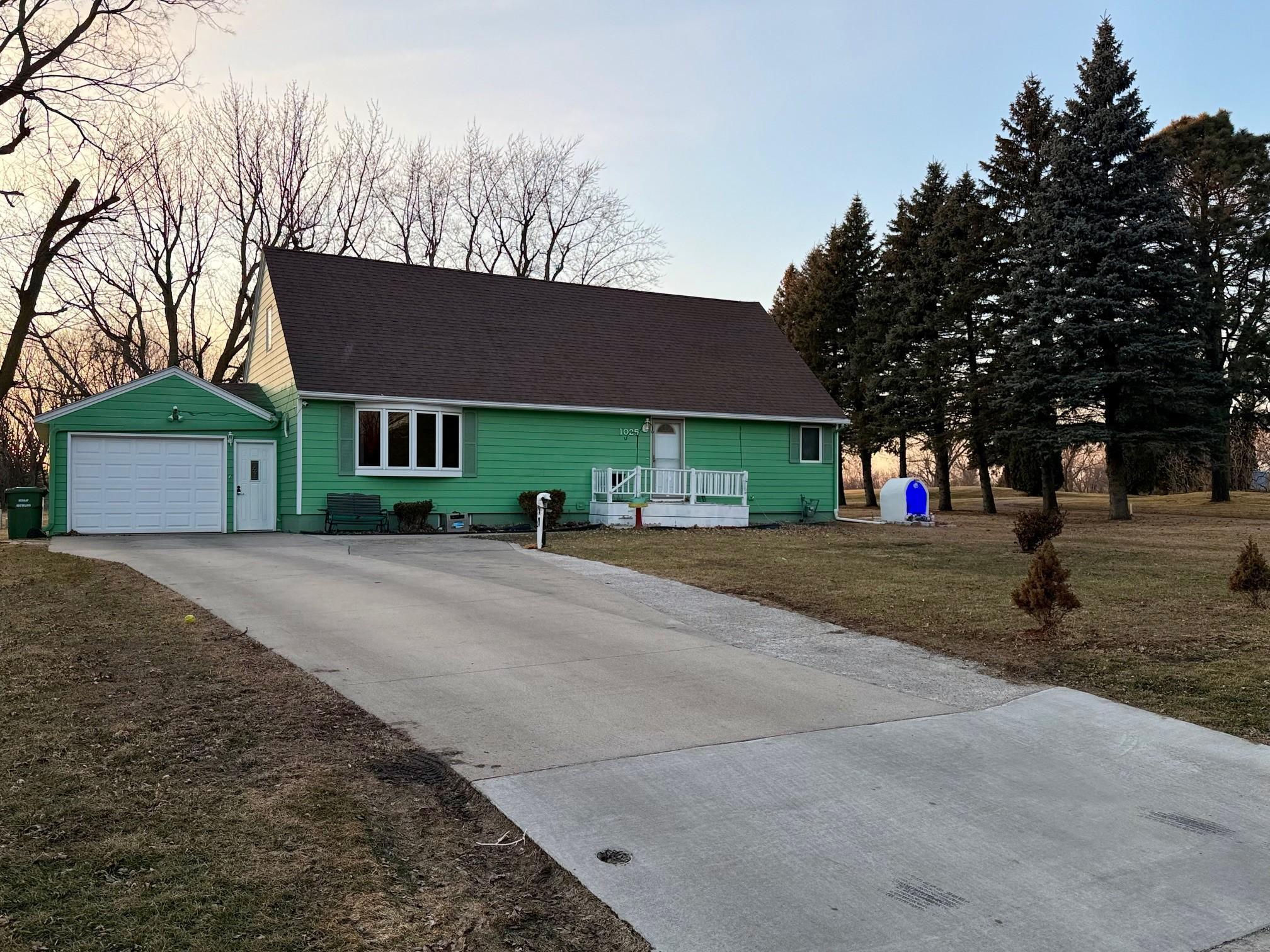 Homes for sale in Worthington, MN | 1025 Pershing Blvd, Worthington, MN 56187 | MLS# 7023490