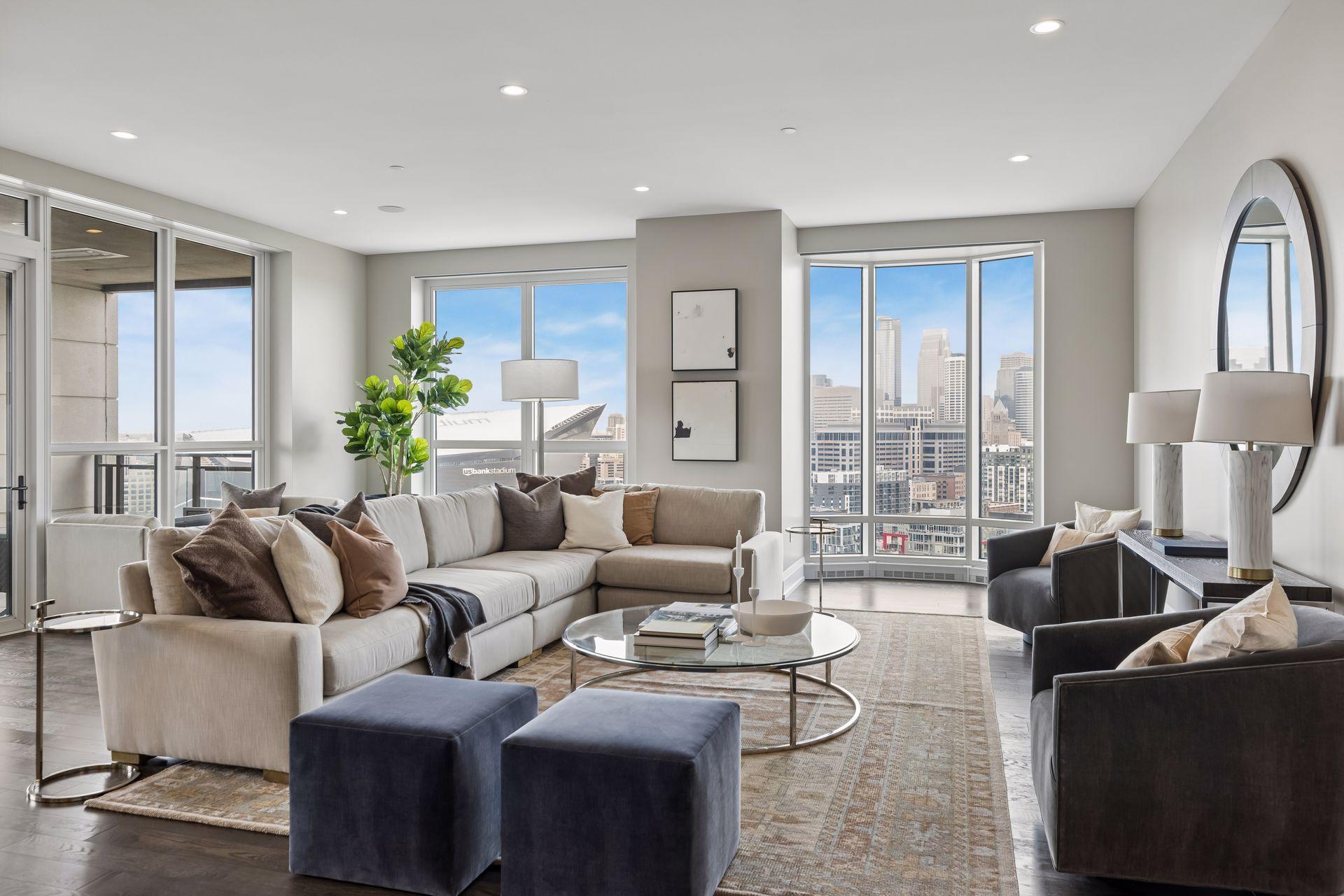 3rd image of 1111 W River Pkwy #21B, Minneapolis, MN 55415 | MLS# 7023800