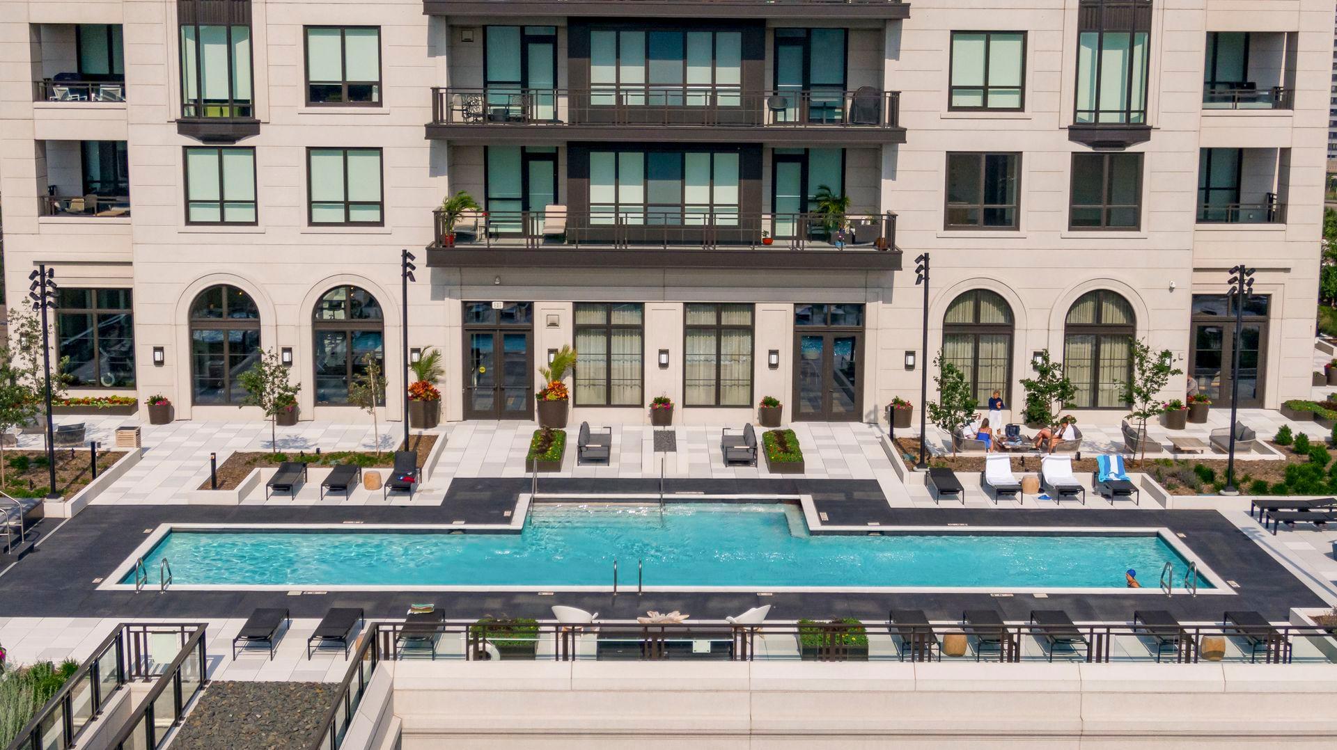 96th image of 1111 W River Pkwy #21B, Minneapolis, MN 55415 | MLS# 7023800