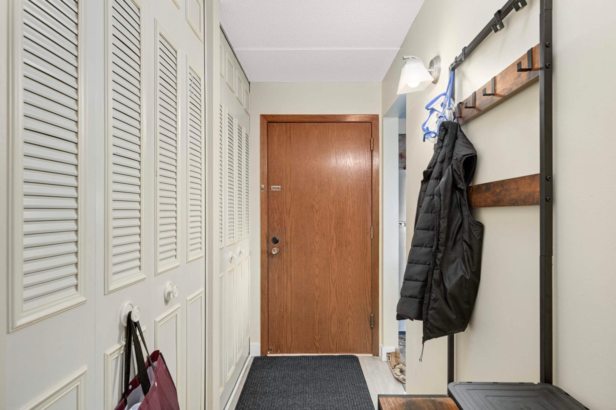 Homes for sale in Minnetonka, MN | 10501 Cedar Lake Rd #420, Minnetonka, MN 55305 | MLS# 7023852