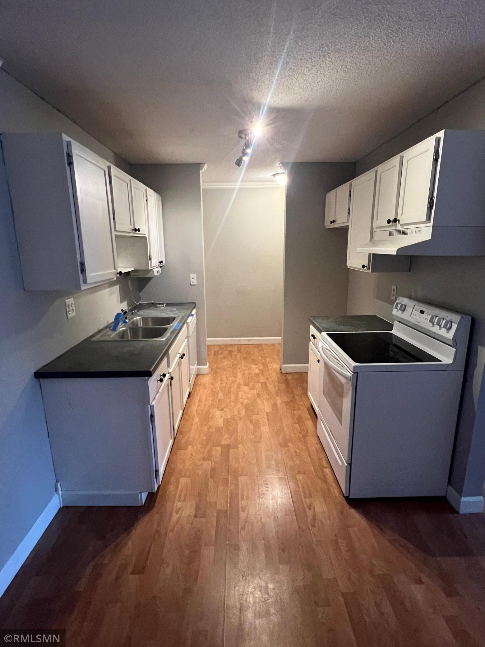 Homes for sale in Burnsville, MN | 401 E Burnsville Pkwy #334, Burnsville, MN 55337 | MLS# 7024170