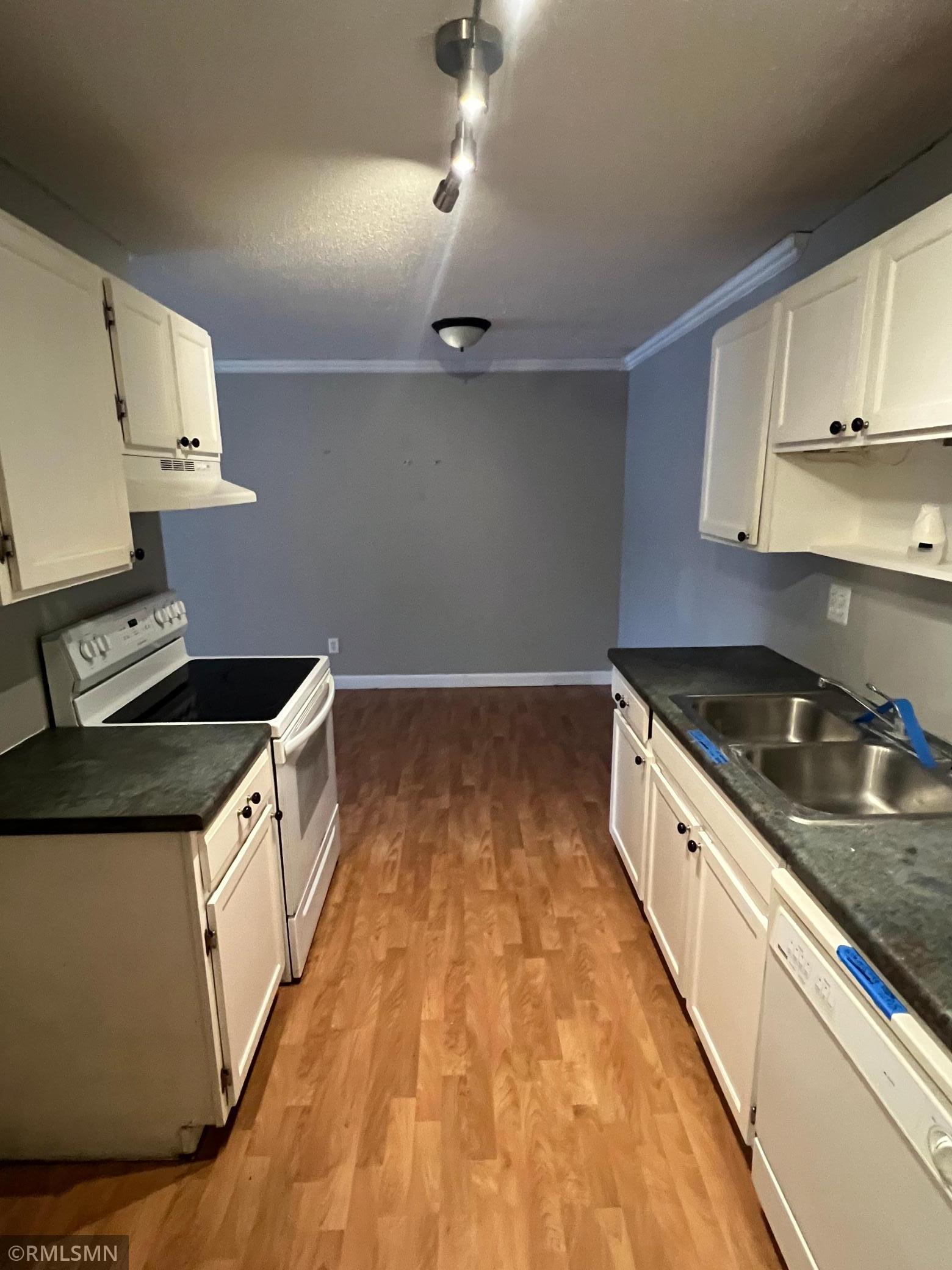 Homes for sale in Burnsville, MN | 401 E Burnsville Pkwy #334, Burnsville, MN 55337 | MLS# 7024170