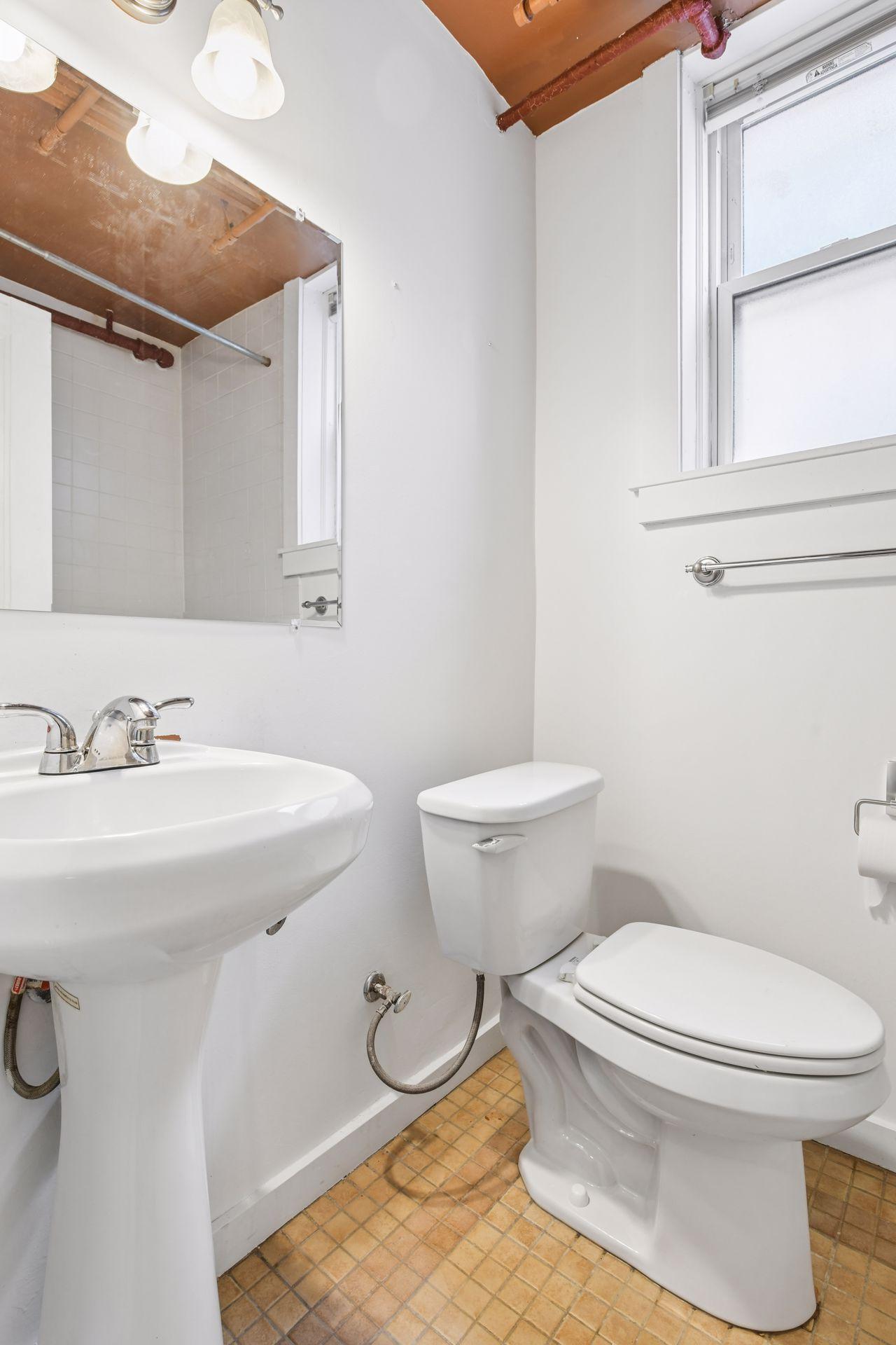 Homes for sale in Minneapolis, MN | 522 Ridgewood Ave #9, Minneapolis, MN 55403 | MLS# 7024176