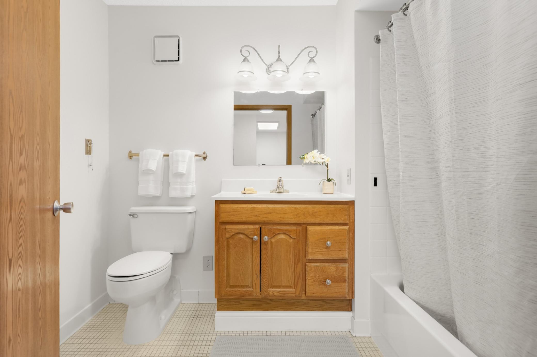 Homes for sale in Golden Valley, MN | 7600 Golden Valley Rd #706, Golden Valley, MN 55427 | MLS# 7024361