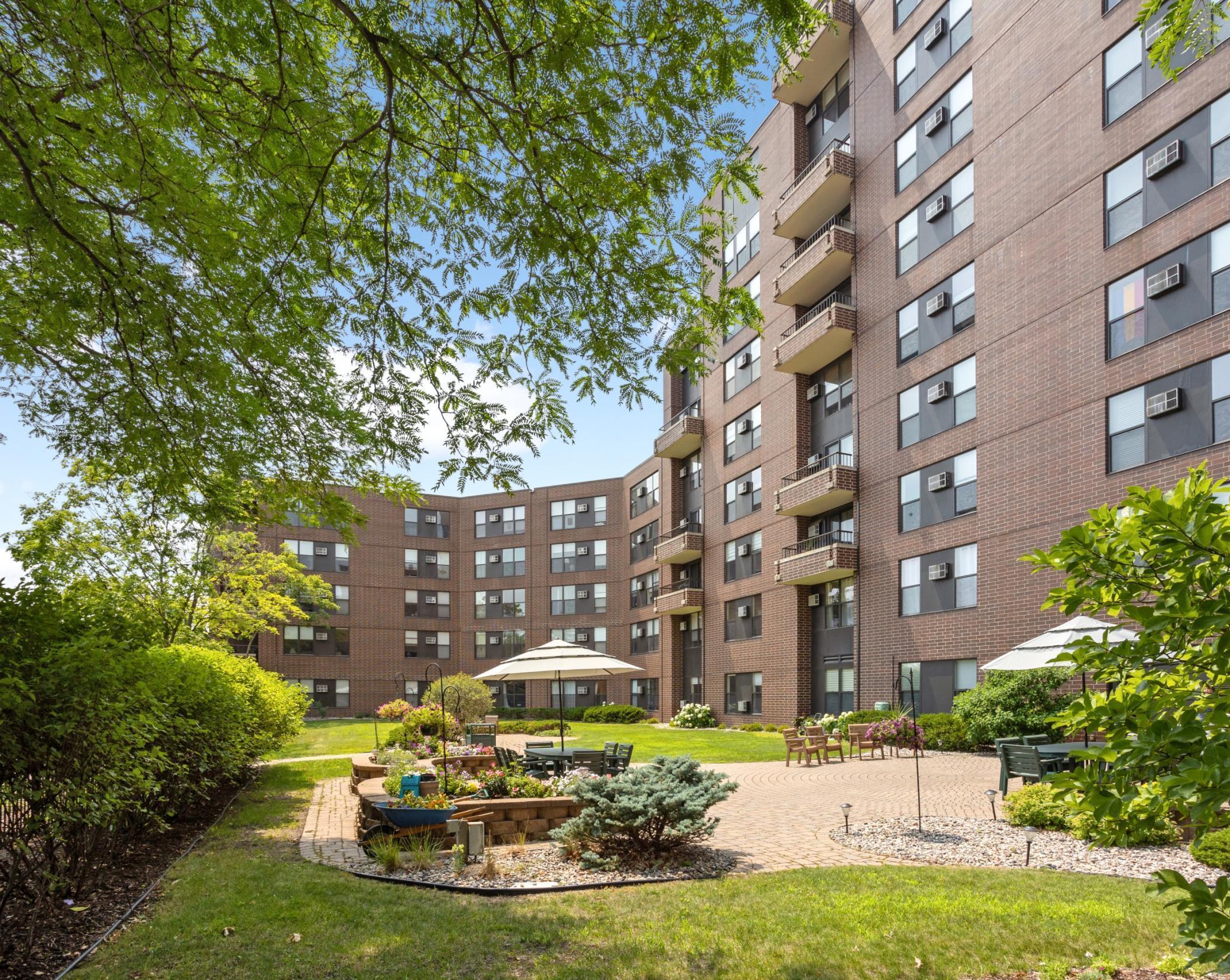 Homes for sale in Golden Valley, MN | 7600 Golden Valley Rd #706, Golden Valley, MN 55427 | MLS# 7024361